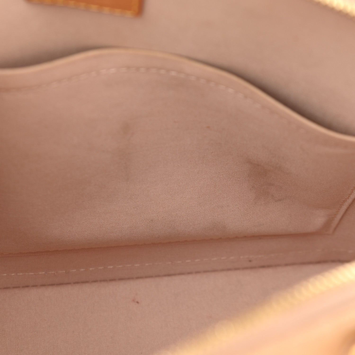 Louis Vuitton Vernis Alma PM Dune 7 of 17