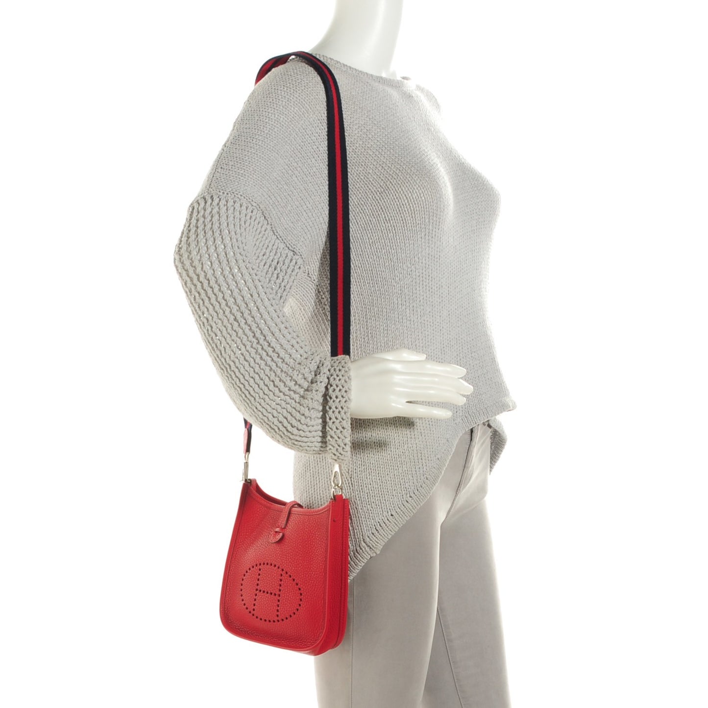 Taurillon Clemence Amazone Evelyne TPM Rouge Casaque