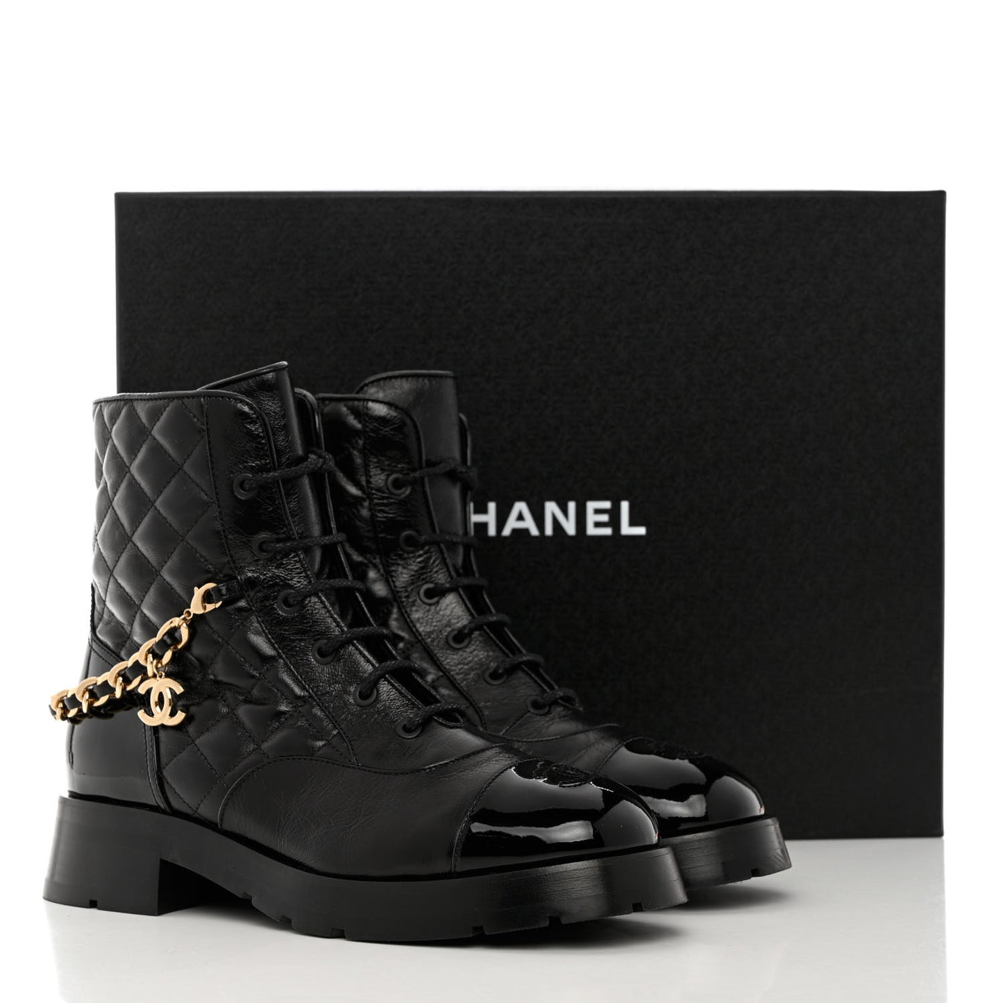 Shiny Calfskin Patent Quilted Chain Lace Up Combat Boots 40 Black