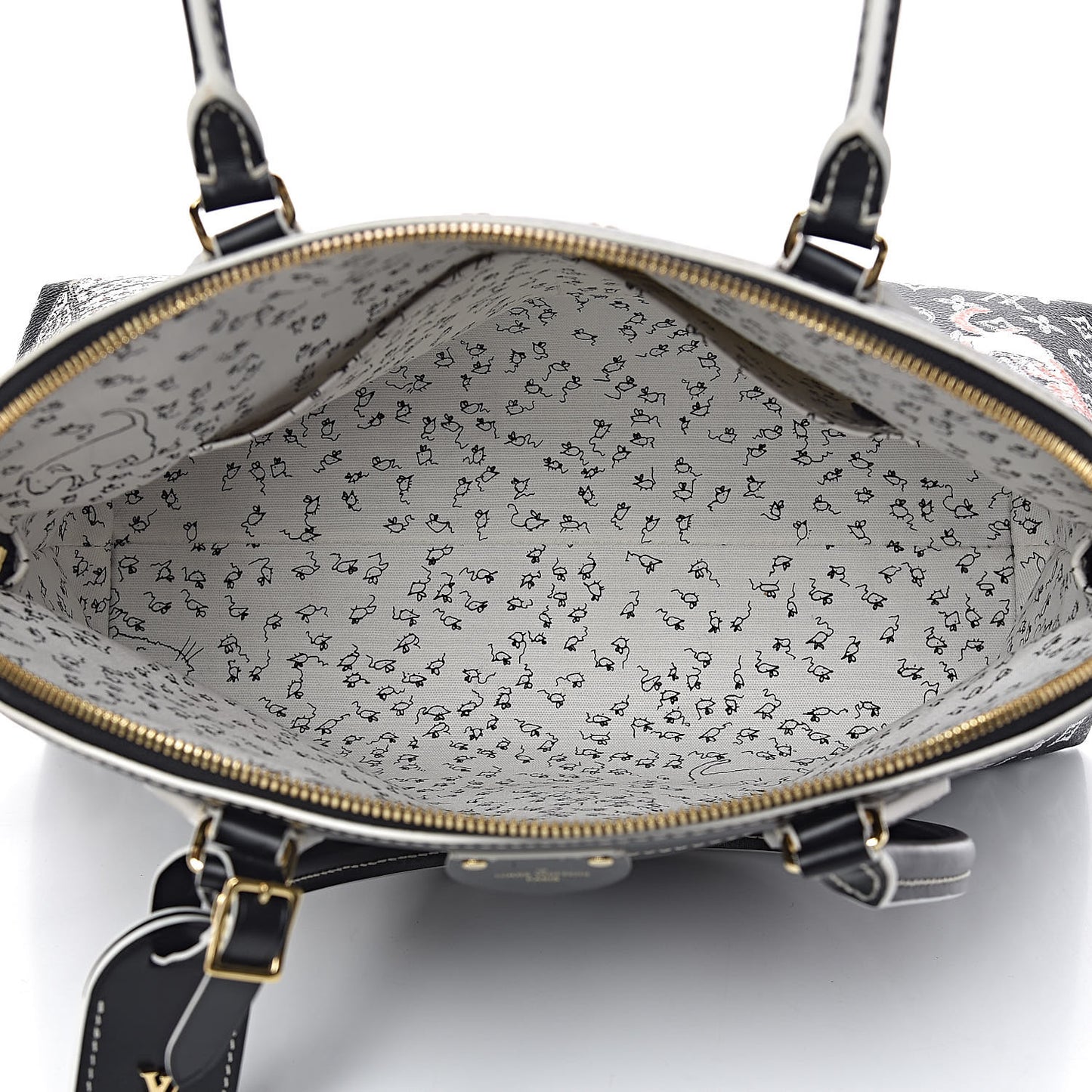 Calfskin Catogram Alma Souple MM Black