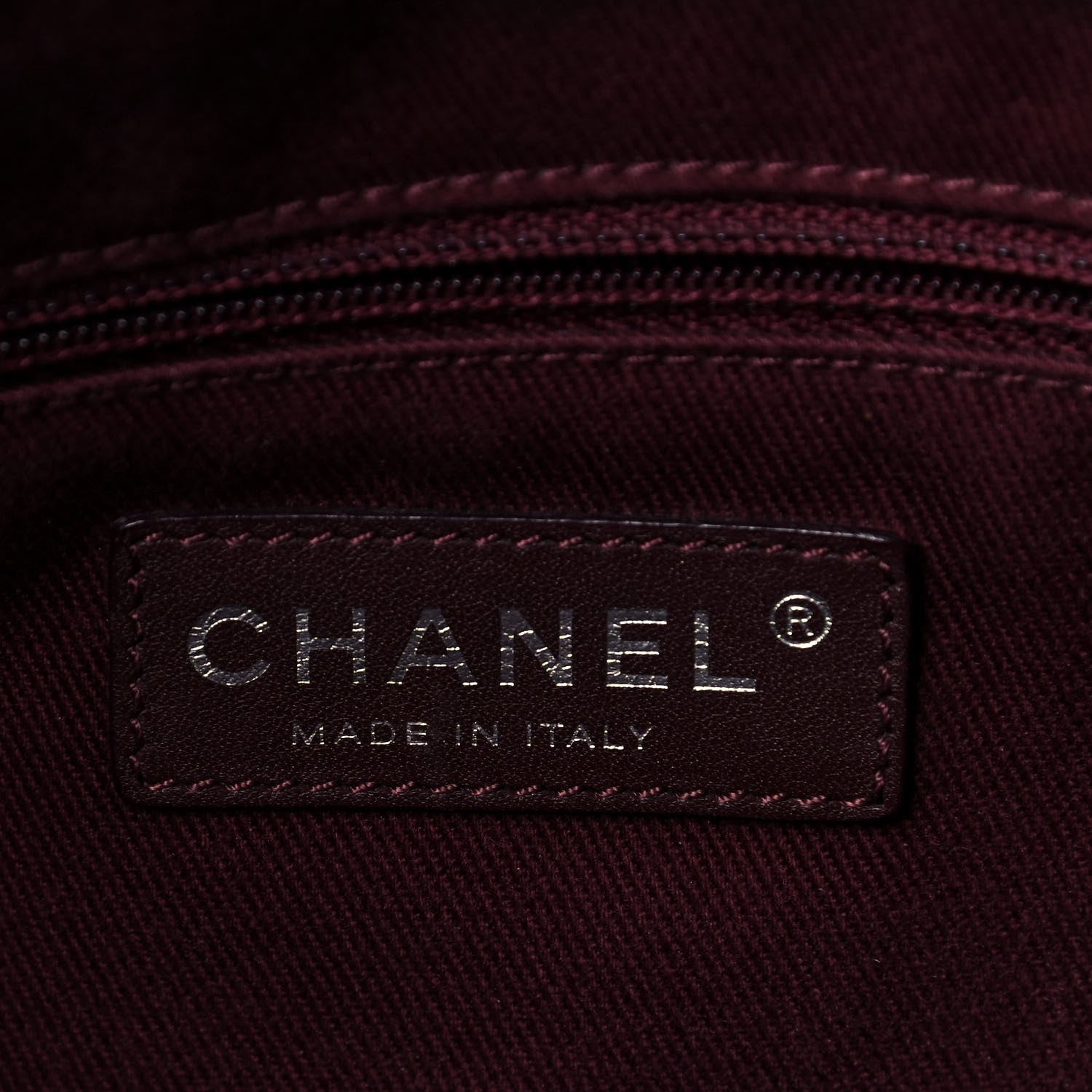 Chanel Crumpled Grained Calfskin Quilted CC Crave Tote Black 6 of 18