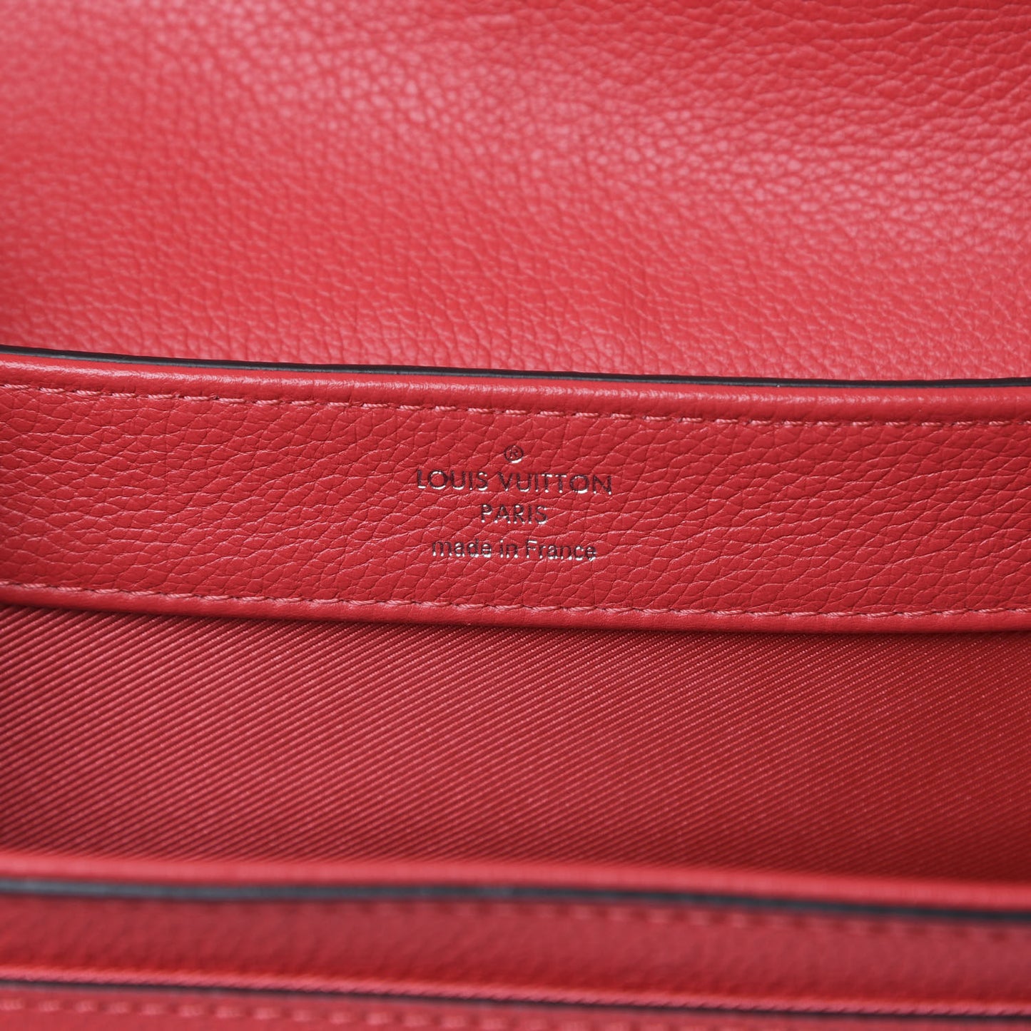 Calfskin Lockme II Chain Bag BB Rubis
