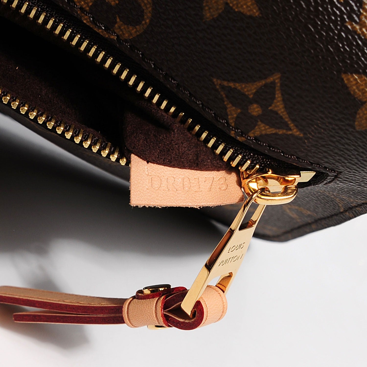 Louis Vuitton Monogram Pochette Metis 7 of 7