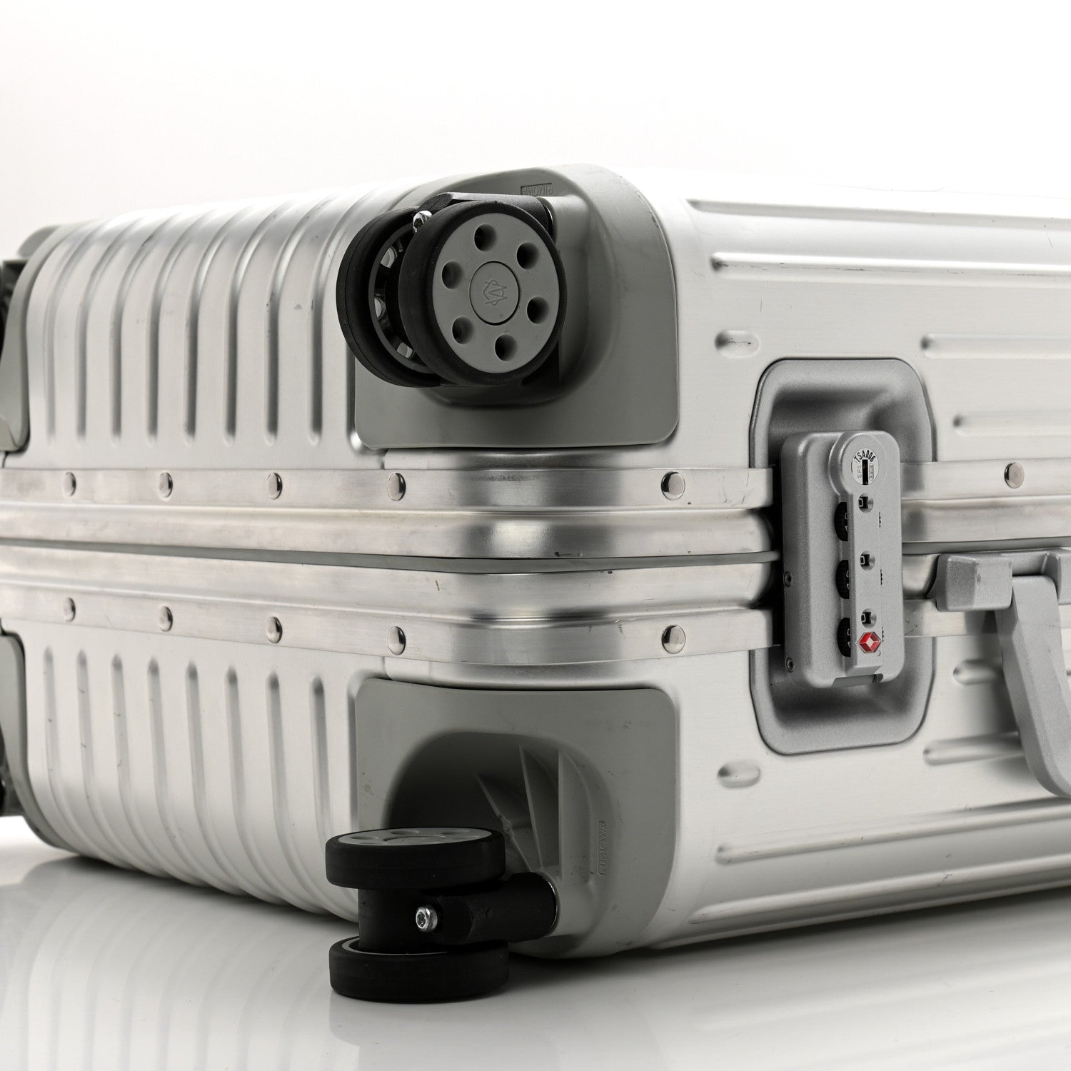 Rimowa Aluminum Original Cabin Silver 7 of 12