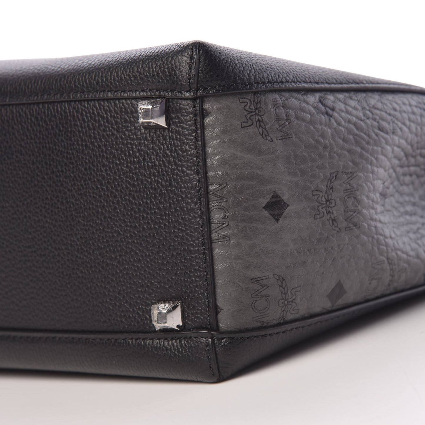 Grained Calfskin Visetos Medium Sarah Hobo Black