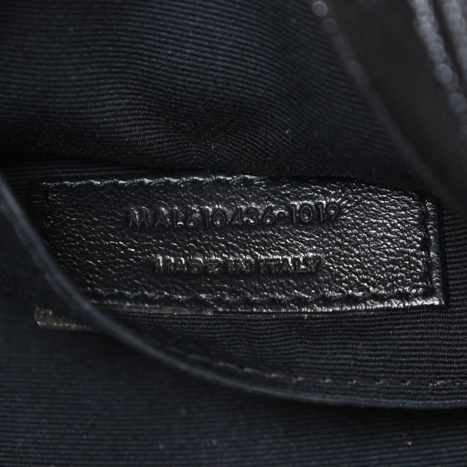 Saint Laurent Grain De Poudre Matelasse Chevron Quilted Round Vinyle Camera Bag Black 7 of 11