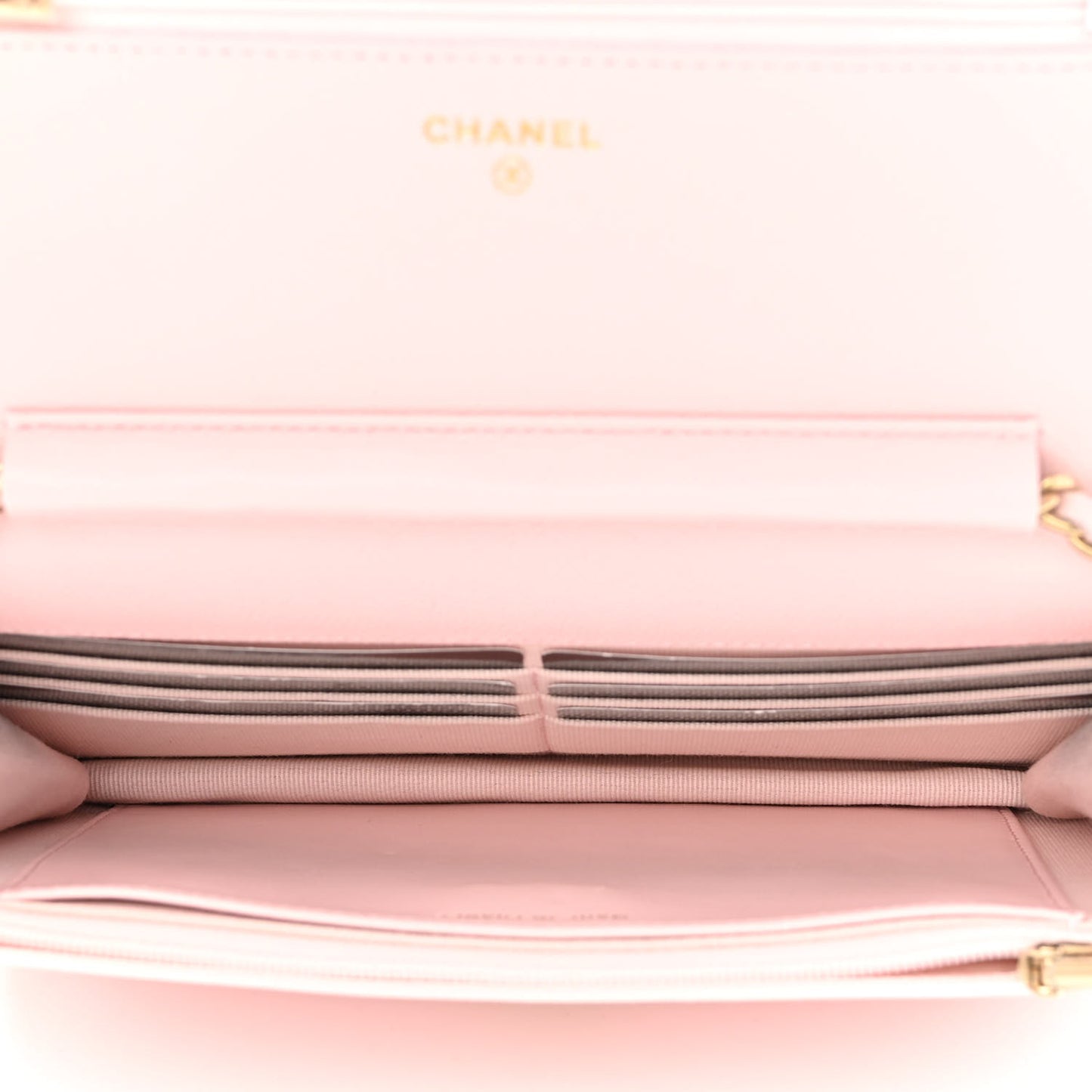 Caviar Quilted Wallet on Chain WOC Light Pink
