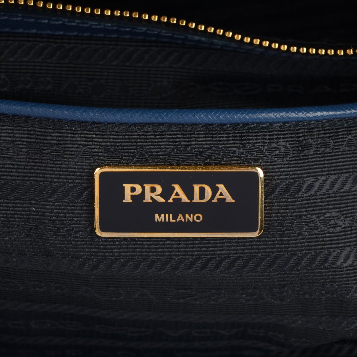 Saffiano Medium Galleria Double Zip Tote Bleuette