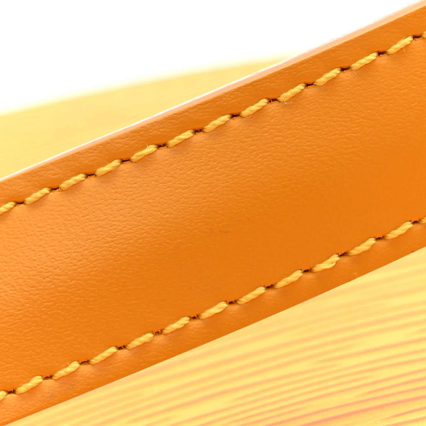 Epi Saint Jacques PM Long Straps Tassil