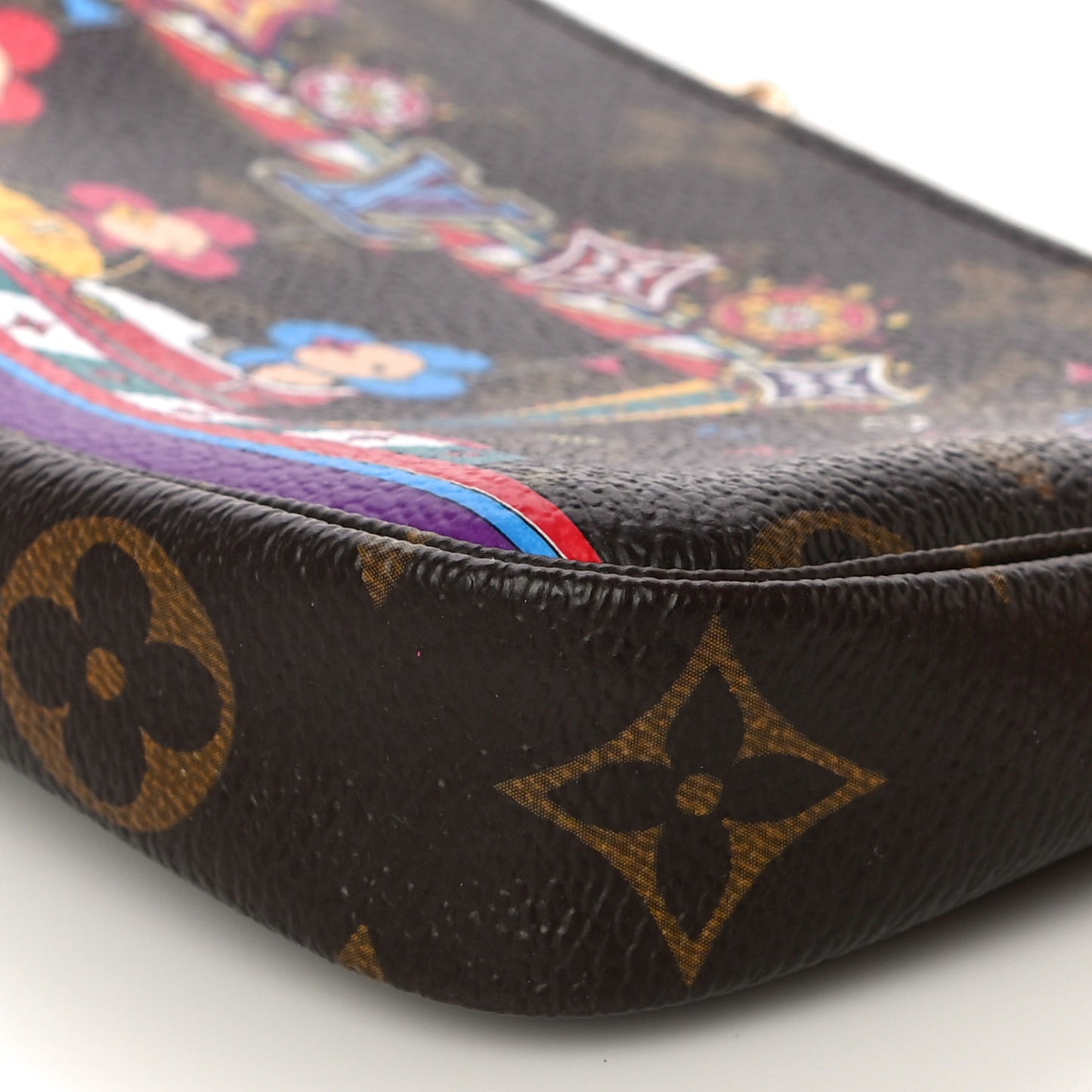 Monogram 2020 Christmas Animation Bumper Cars Mini Pochette Accessories Coquelicot