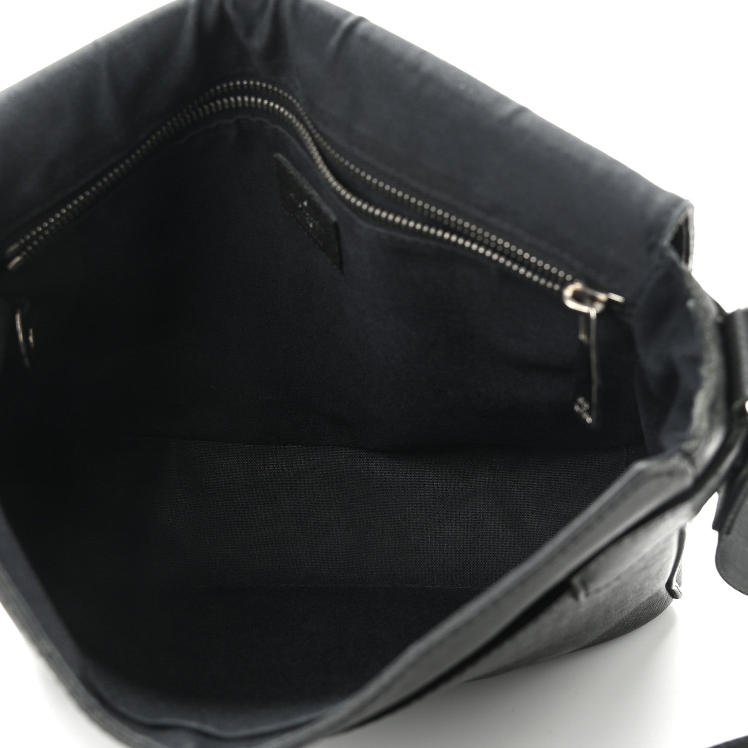 Louis Vuitton Taiga Roman PM Messenger Black 5 of 19