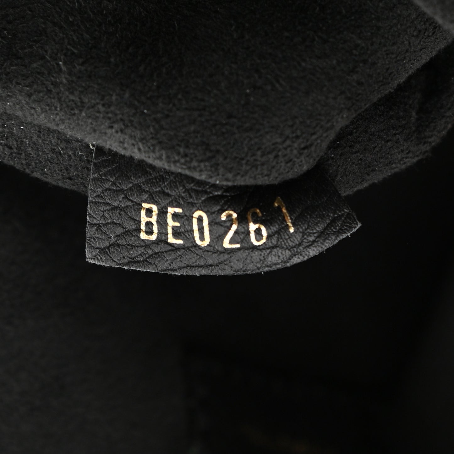 Calfskin Lockme Bucket MM Black