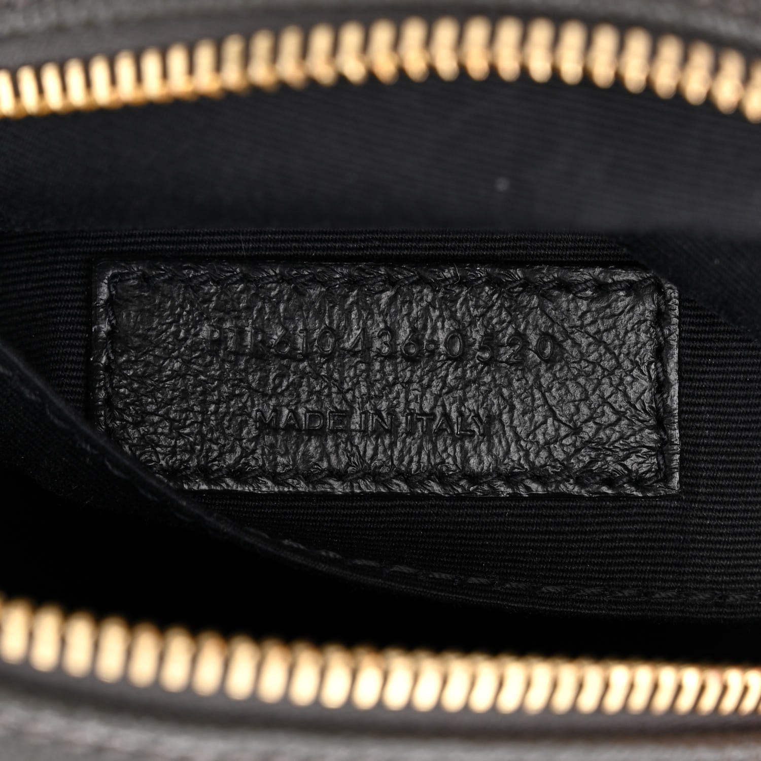 Saint Laurent Grain De Poudre Matelasse Chevron Quilted Round Vinyle Camera Bag Pebble 7 of 11
