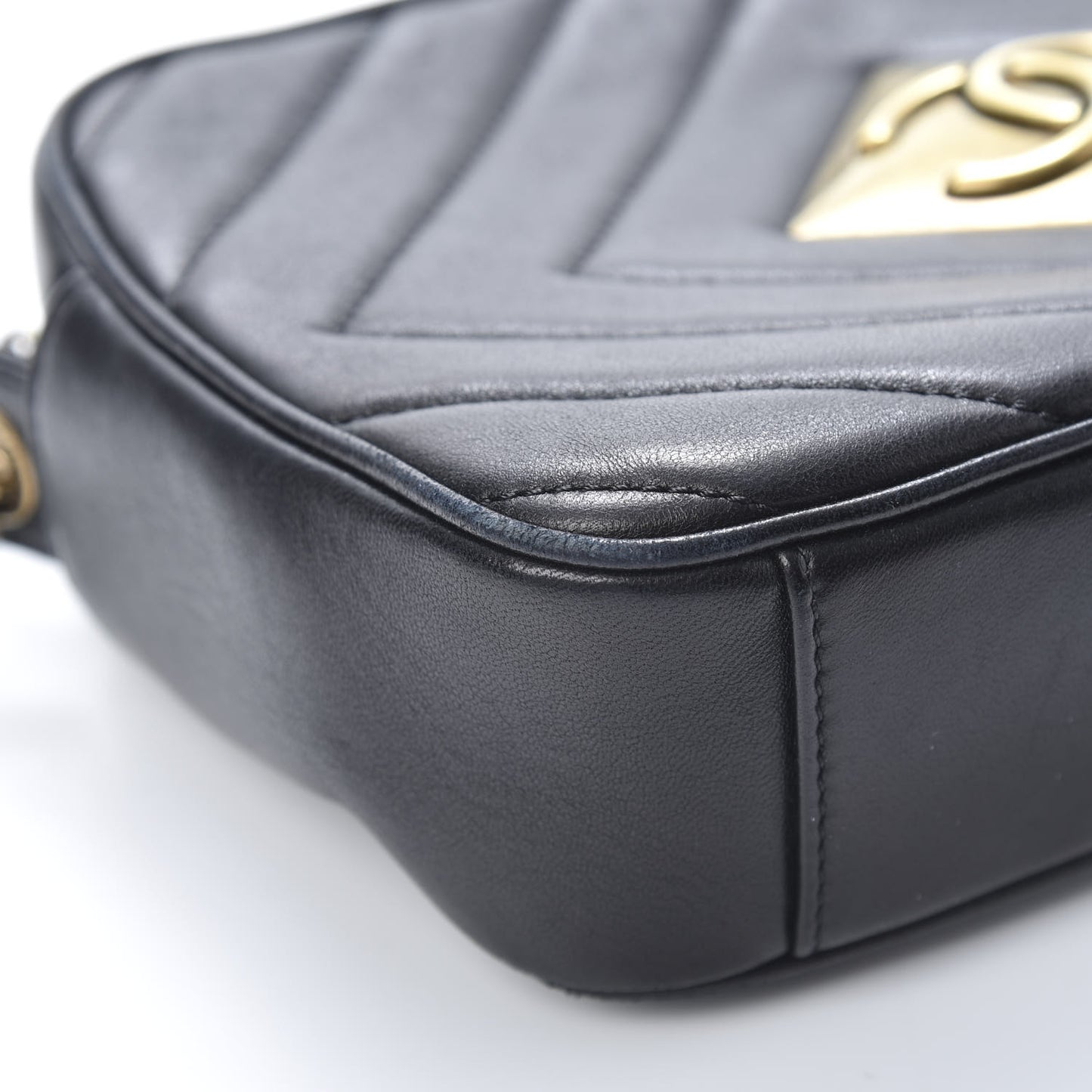 Lambskin Chevron Quilted Pyramid CC Camera Case Black