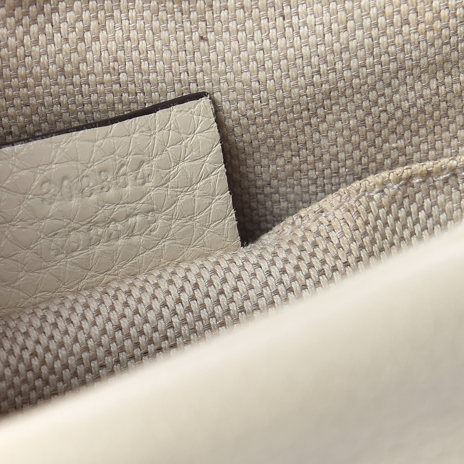 Gucci Pebbled Calfskin Small Soho Disco Bag Off White 7 of 19