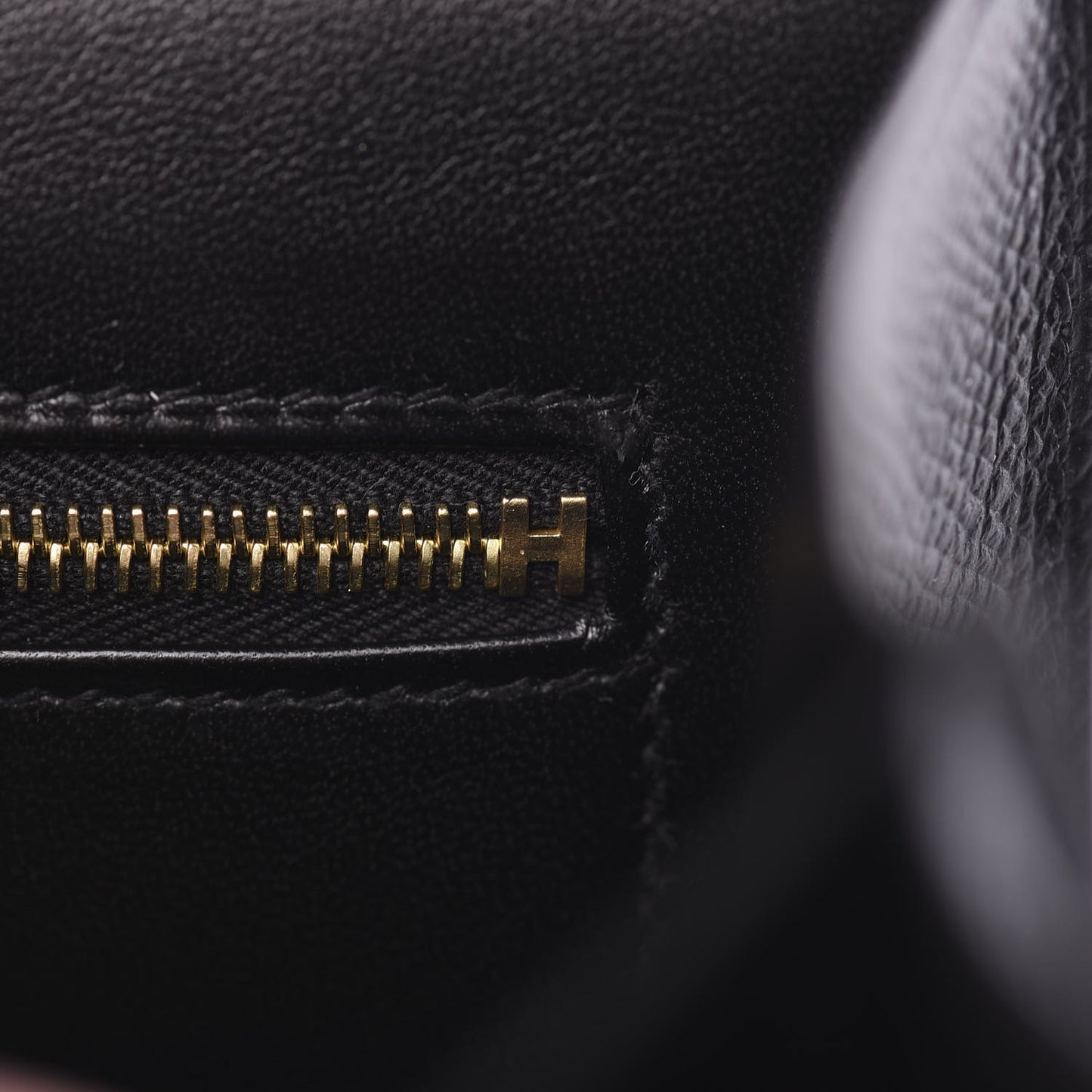Epsom Constance 24 Black