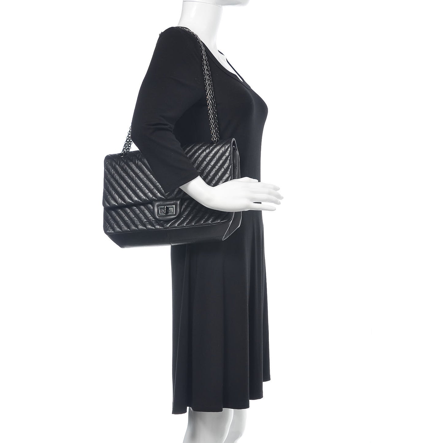 Aged Calfskin Chevron Quilted 2.55 Reissue 227 Flap So Black