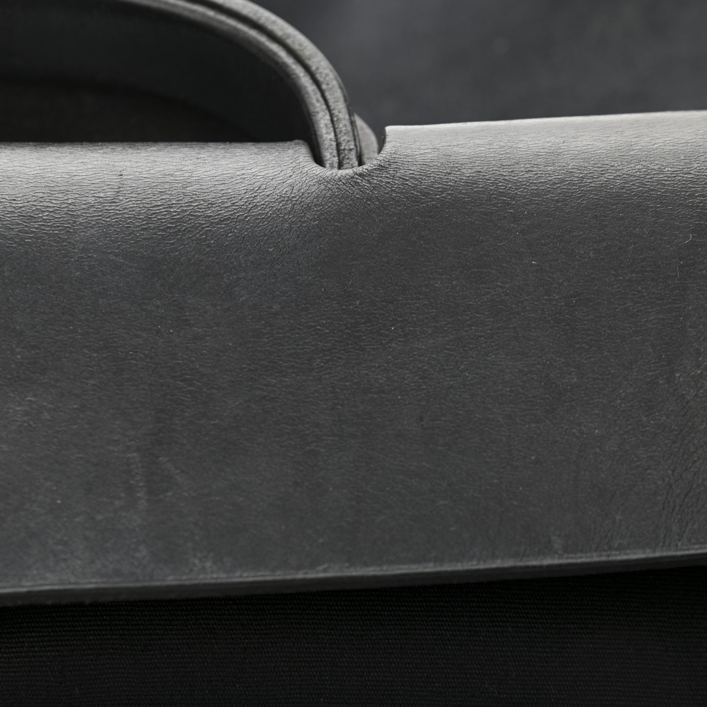 Toile Vache Calfskin Herbag 39 MM Black