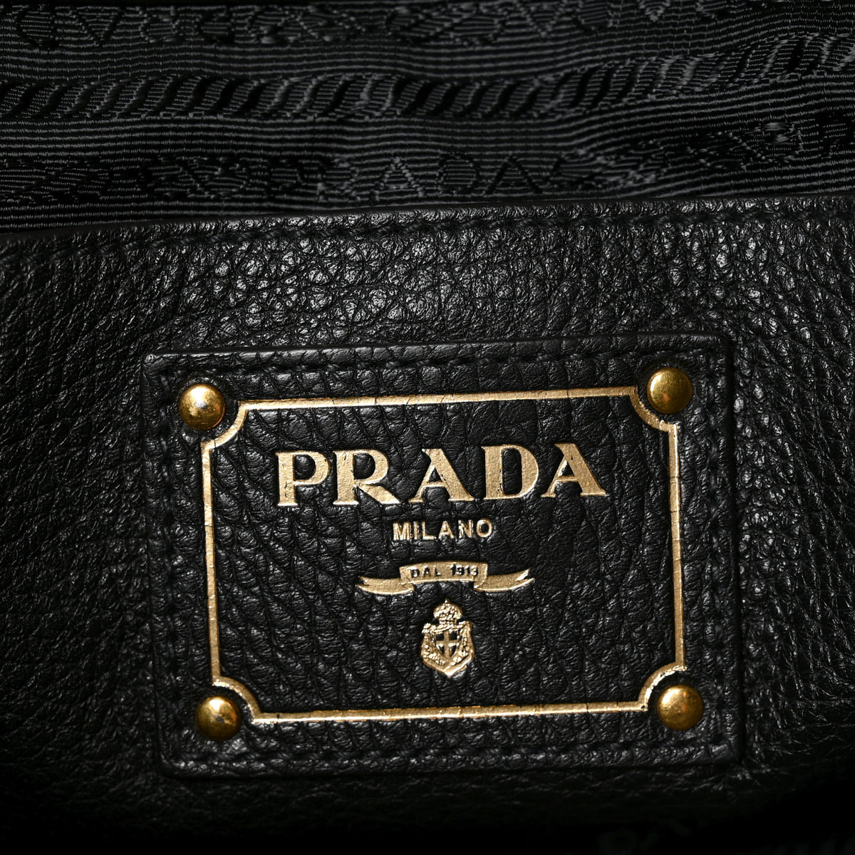 Vitello Daino Shopping Tote Black