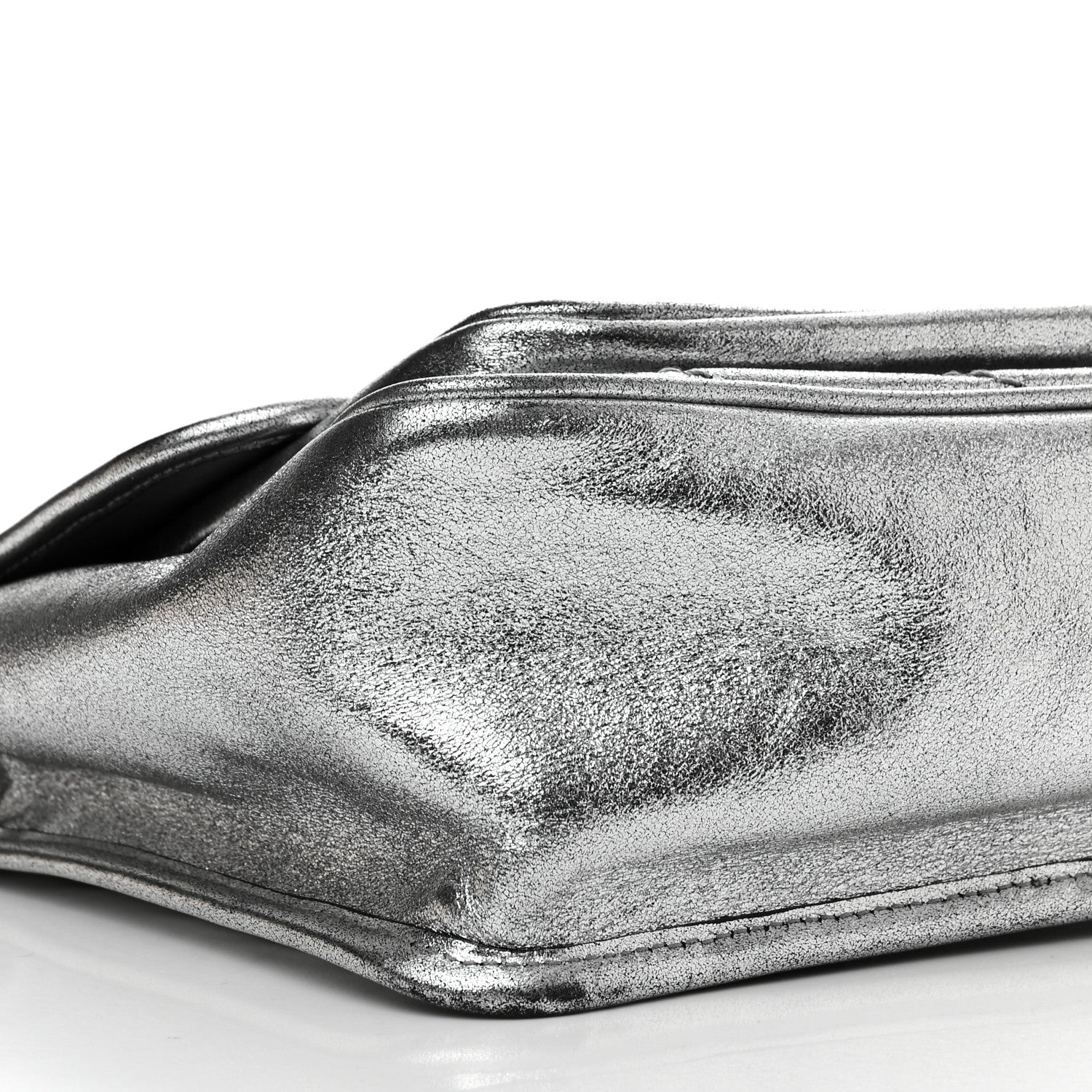 Saint Laurent Metallic Lambskin Matelasse Monogram Medium Niki Chain Satchel Argento 9 of 11
