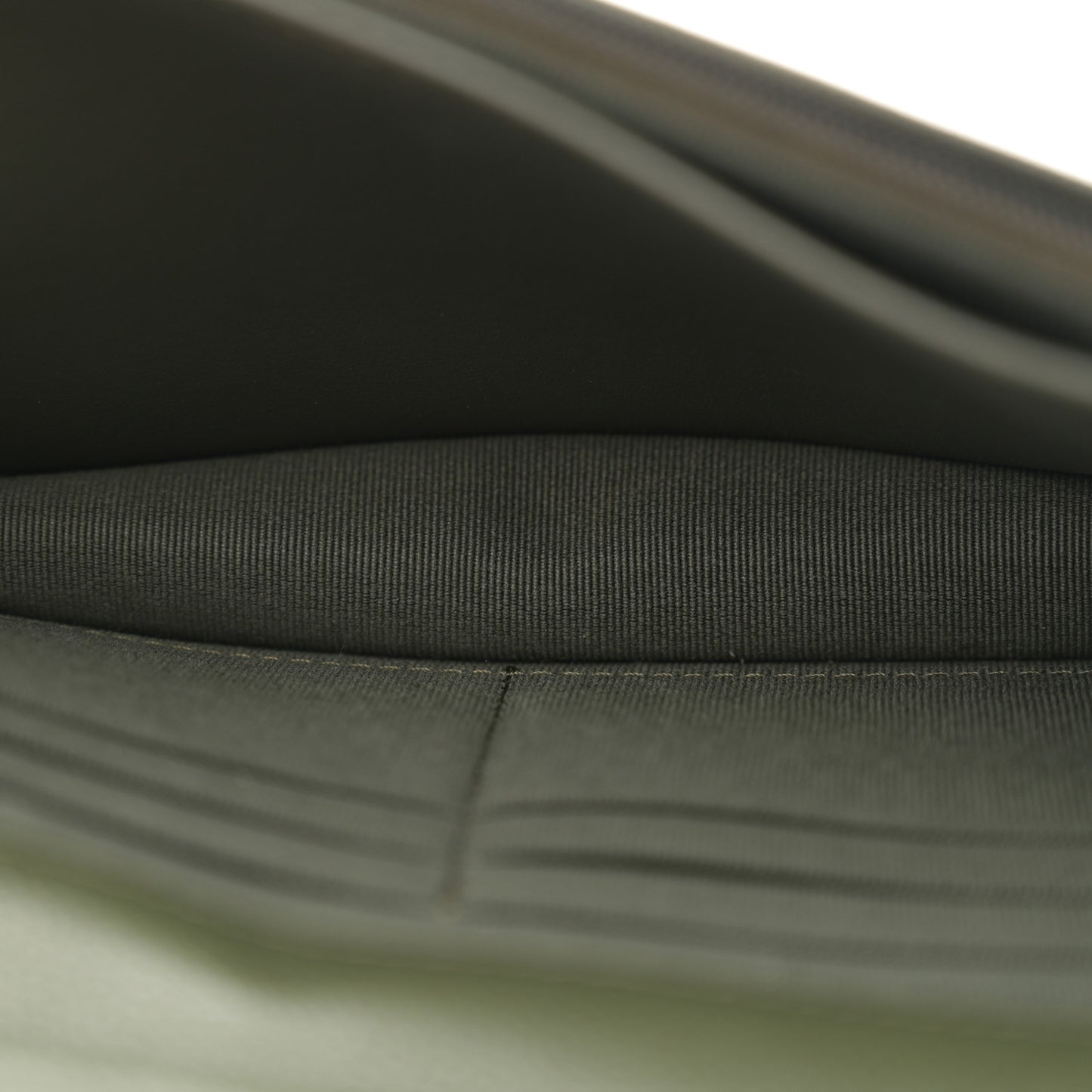 Caviar Quilted Multi Chain Wallet On Chain WOC Khaki