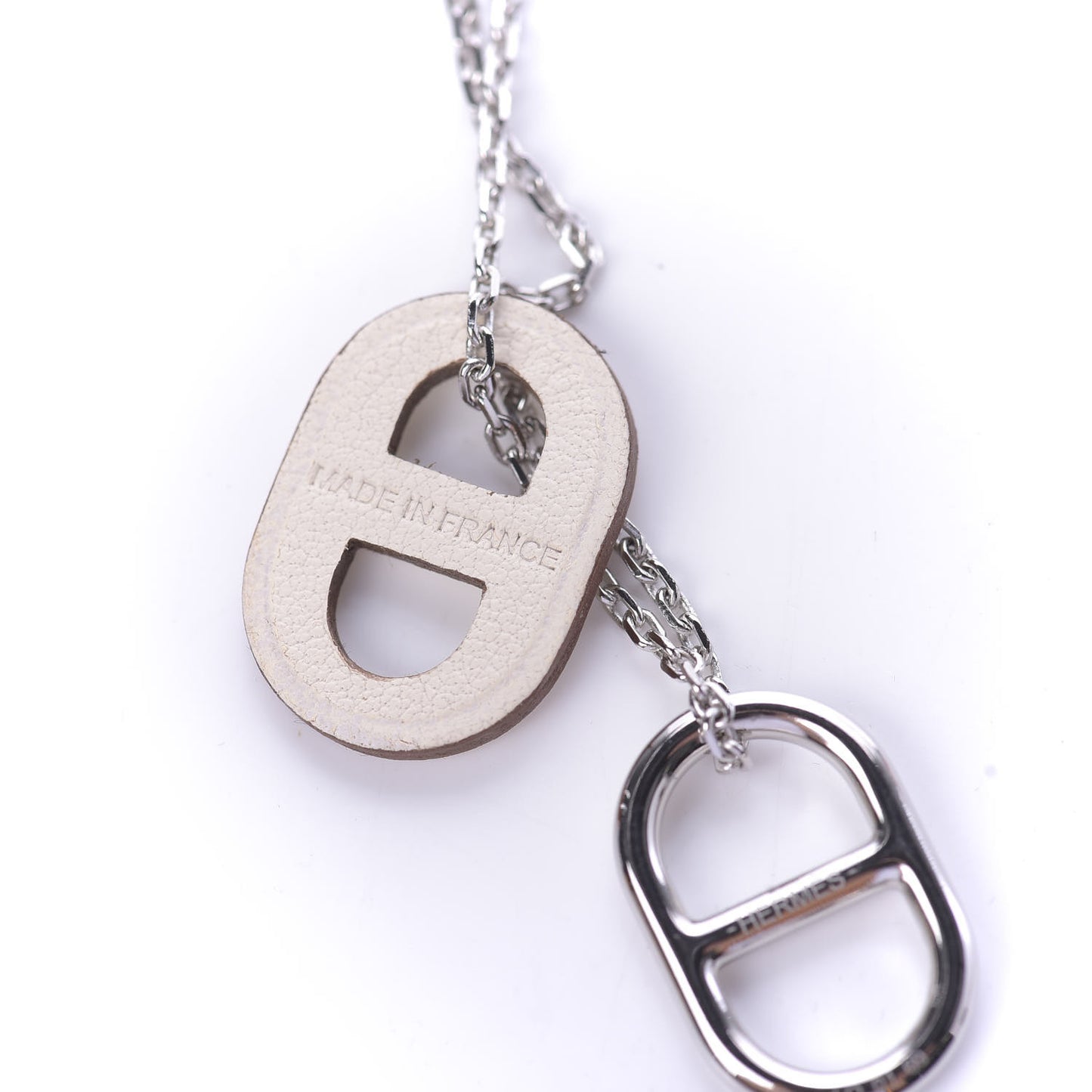 Swift O'Maillon Pendant Necklace White
