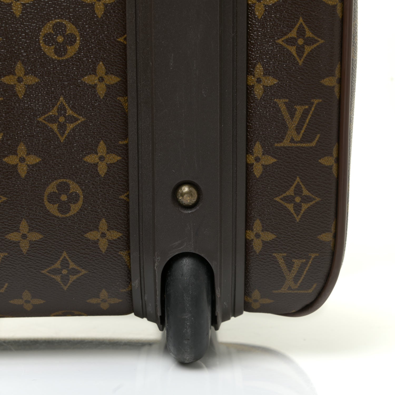 Louis Vuitton Monogram Pegase 60 30 of 42