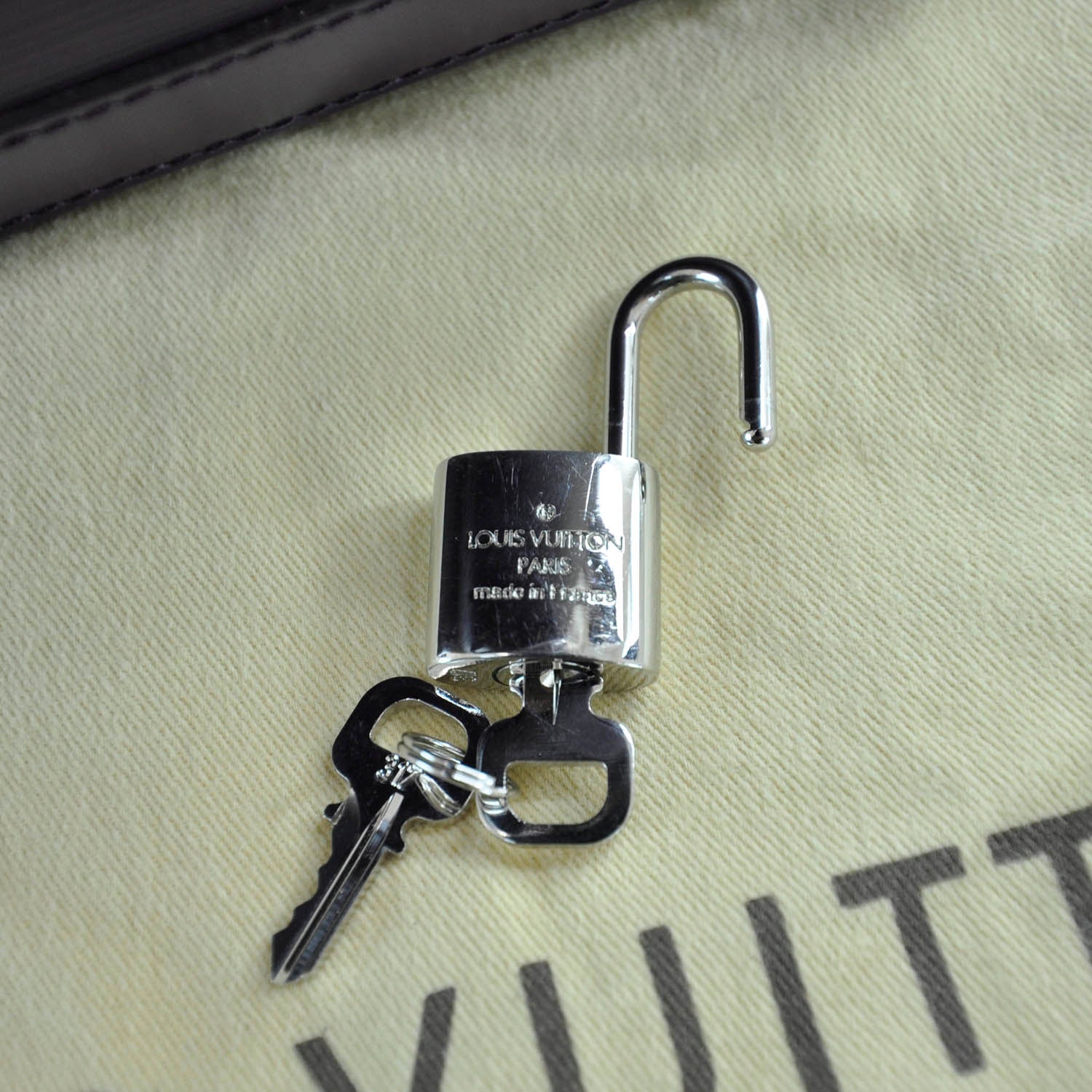 Louis Vuitton Epi Lockit Plum 5 of 8