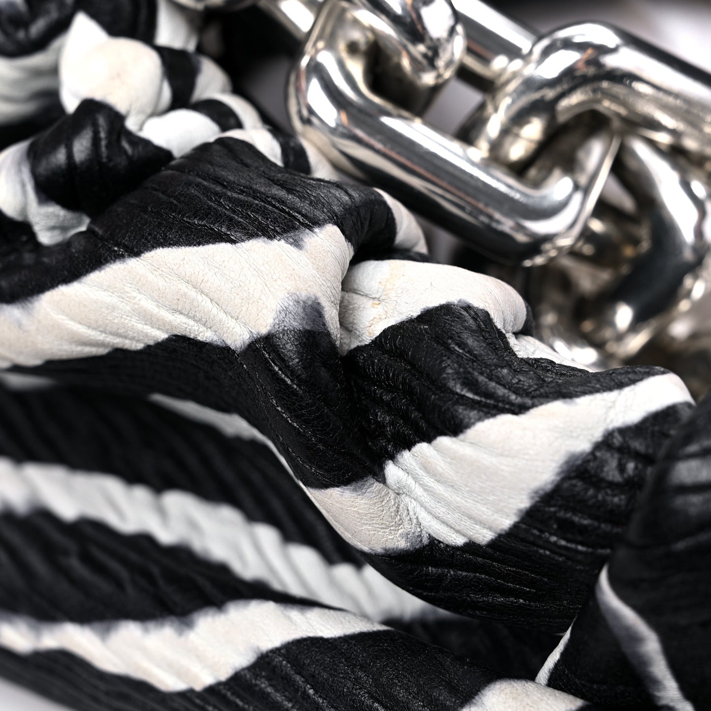 Nappa Zebra Print The Pouch Chain White Black