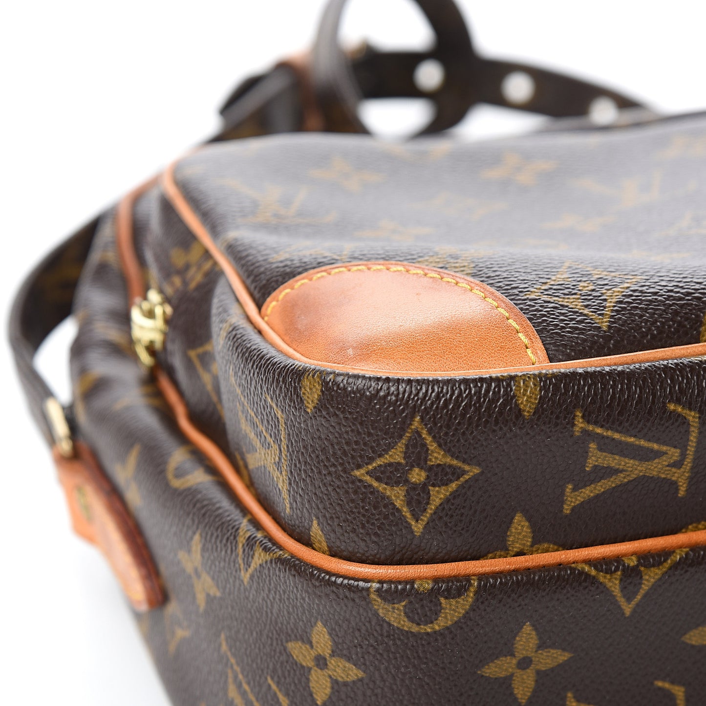 Monogram Nil 28