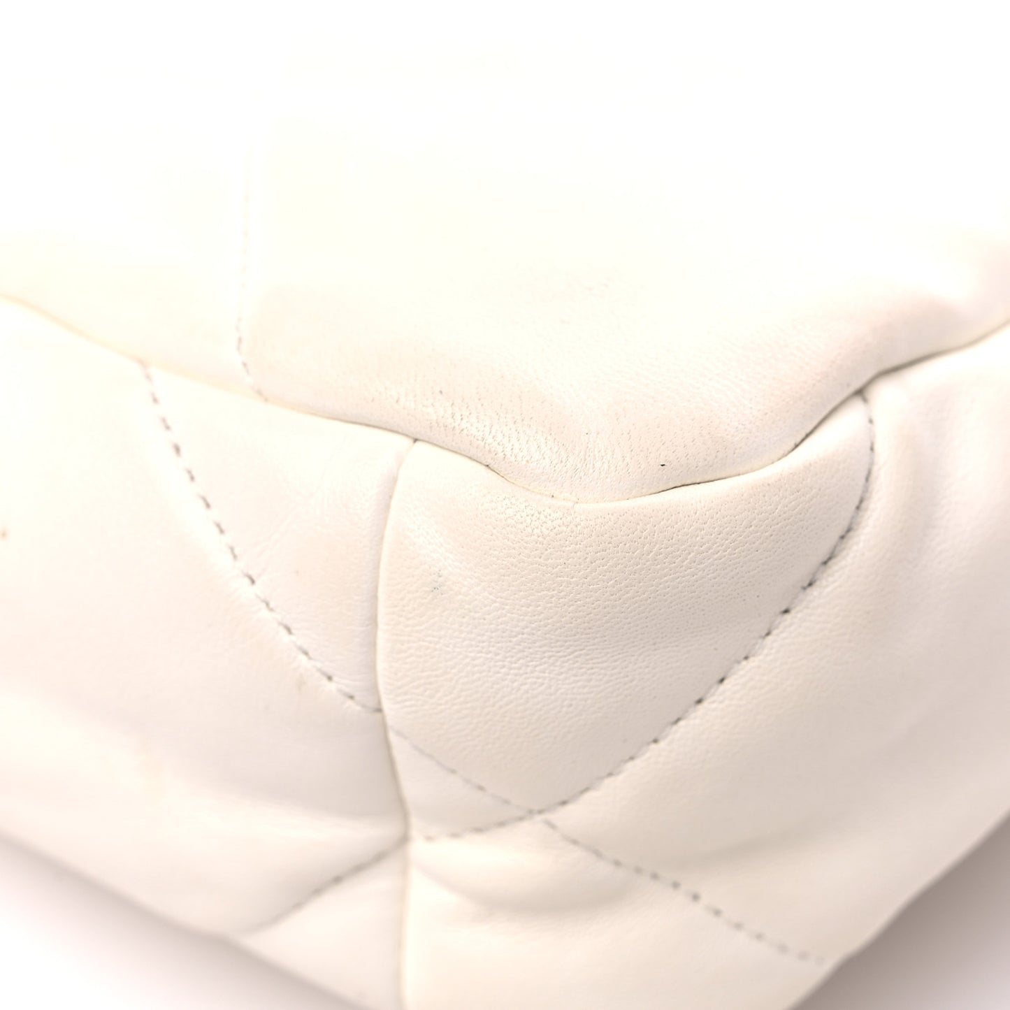 Lambskin Quilted Medium Chanel 19 Flap White