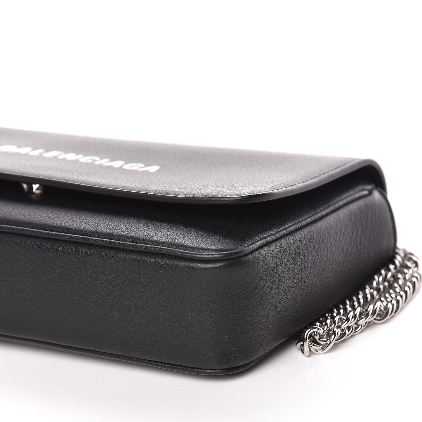 Pebbled Calfskin Logo Everyday Flap Chain Wallet Black