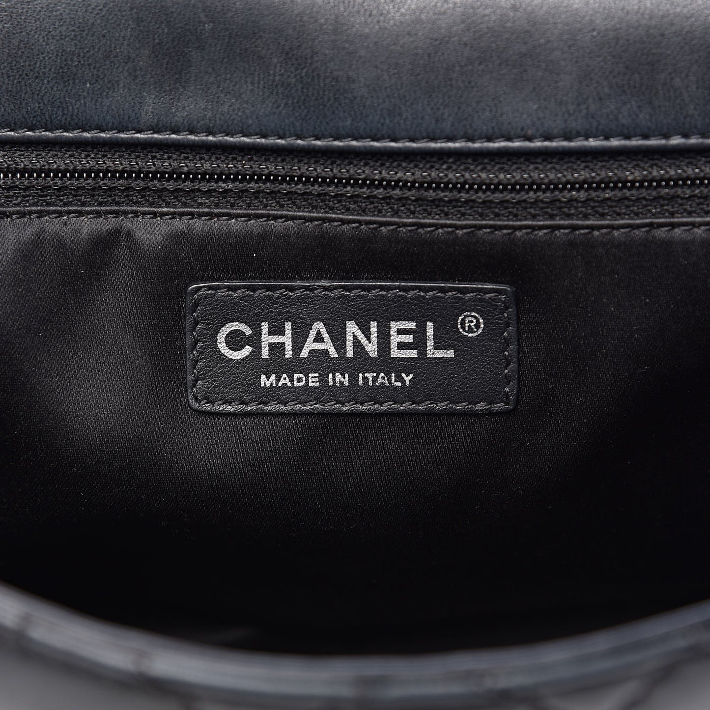 Lambskin Quilted Medium Easy Carry Flap Black