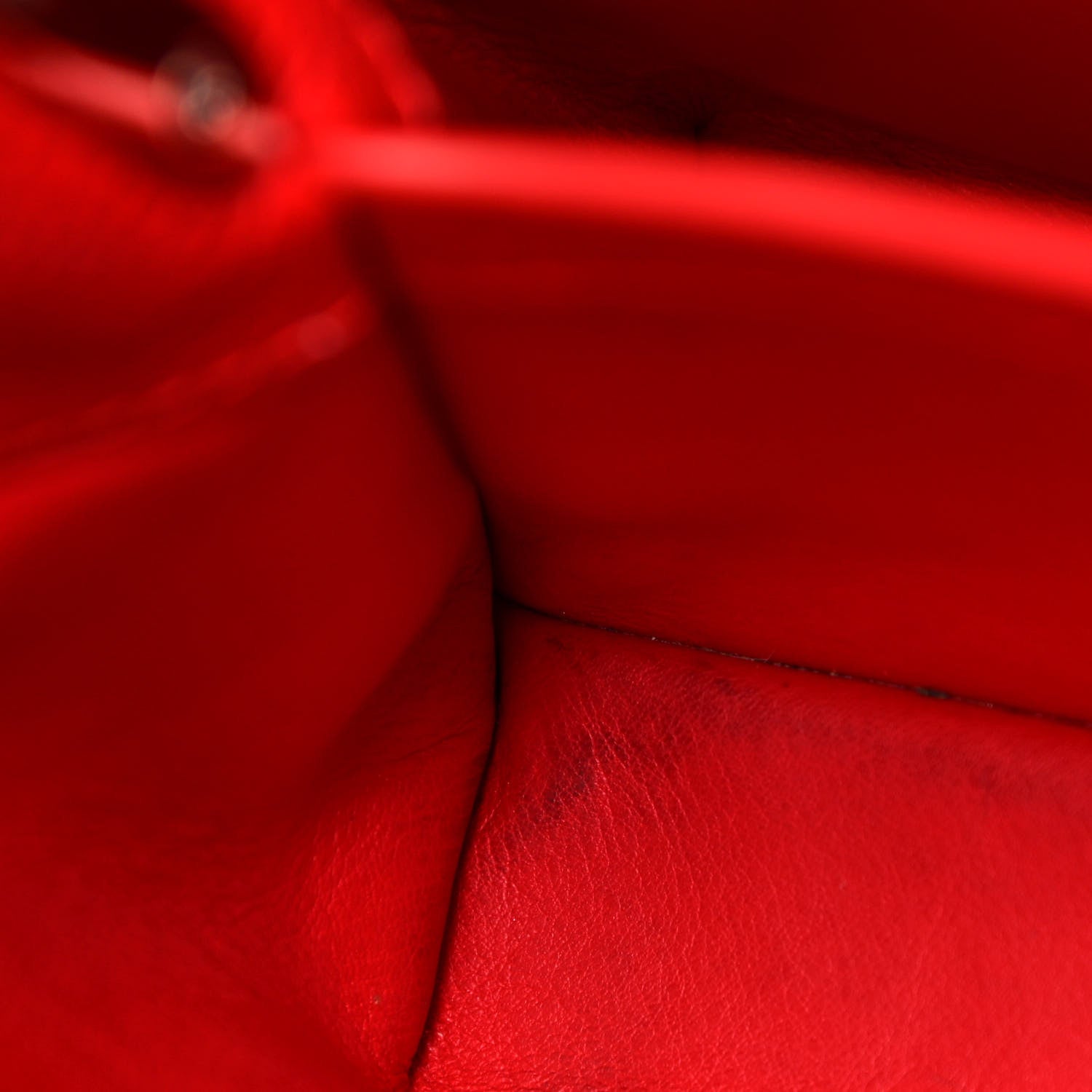 Louis Vuitton Taurillon Capucines BB Rubis 10 of 17