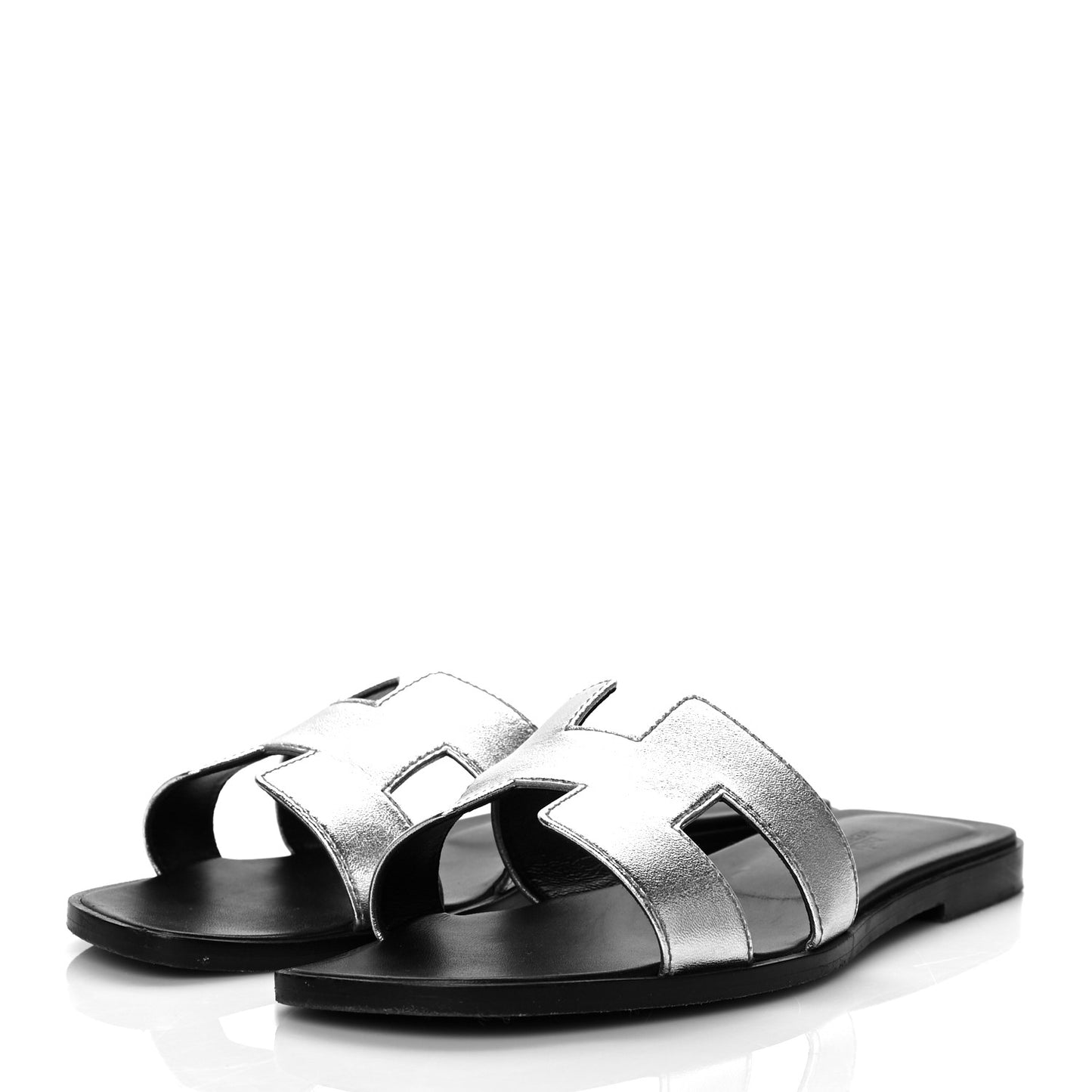 Metallic Epsom Oran Sandals 37 Gris Argente