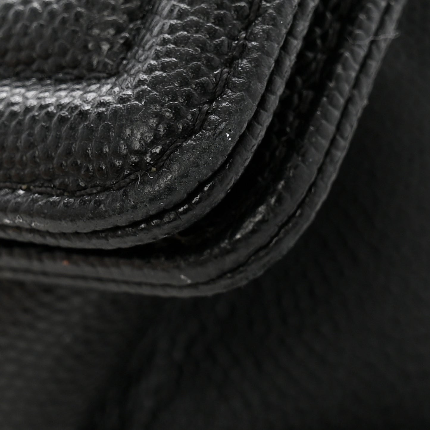 Caviar Quilted Medium Boy Flap Black