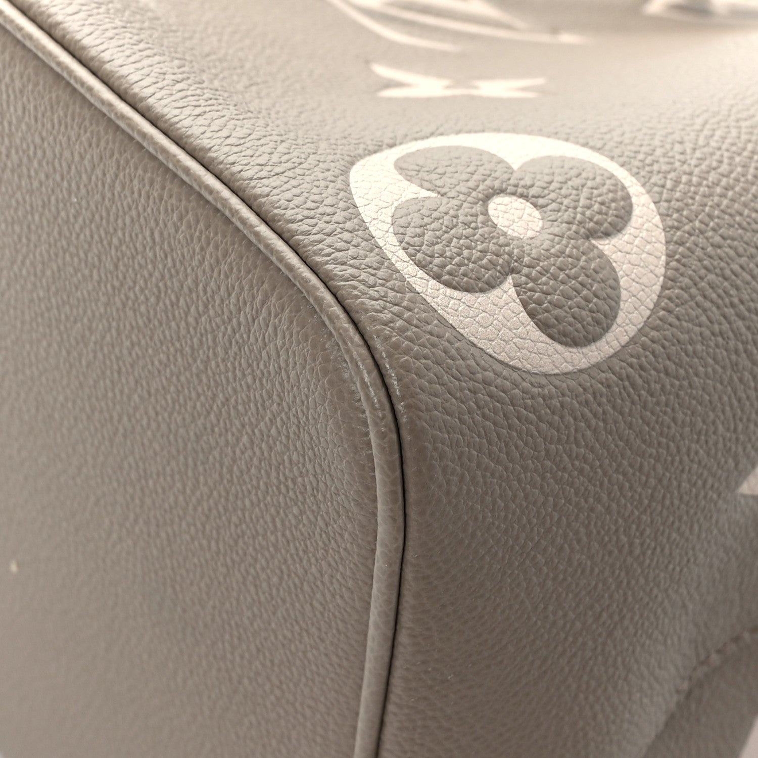 Louis Vuitton Empreinte Monogram Giant Neonoe MM Tourterelle Creme 9 of 11