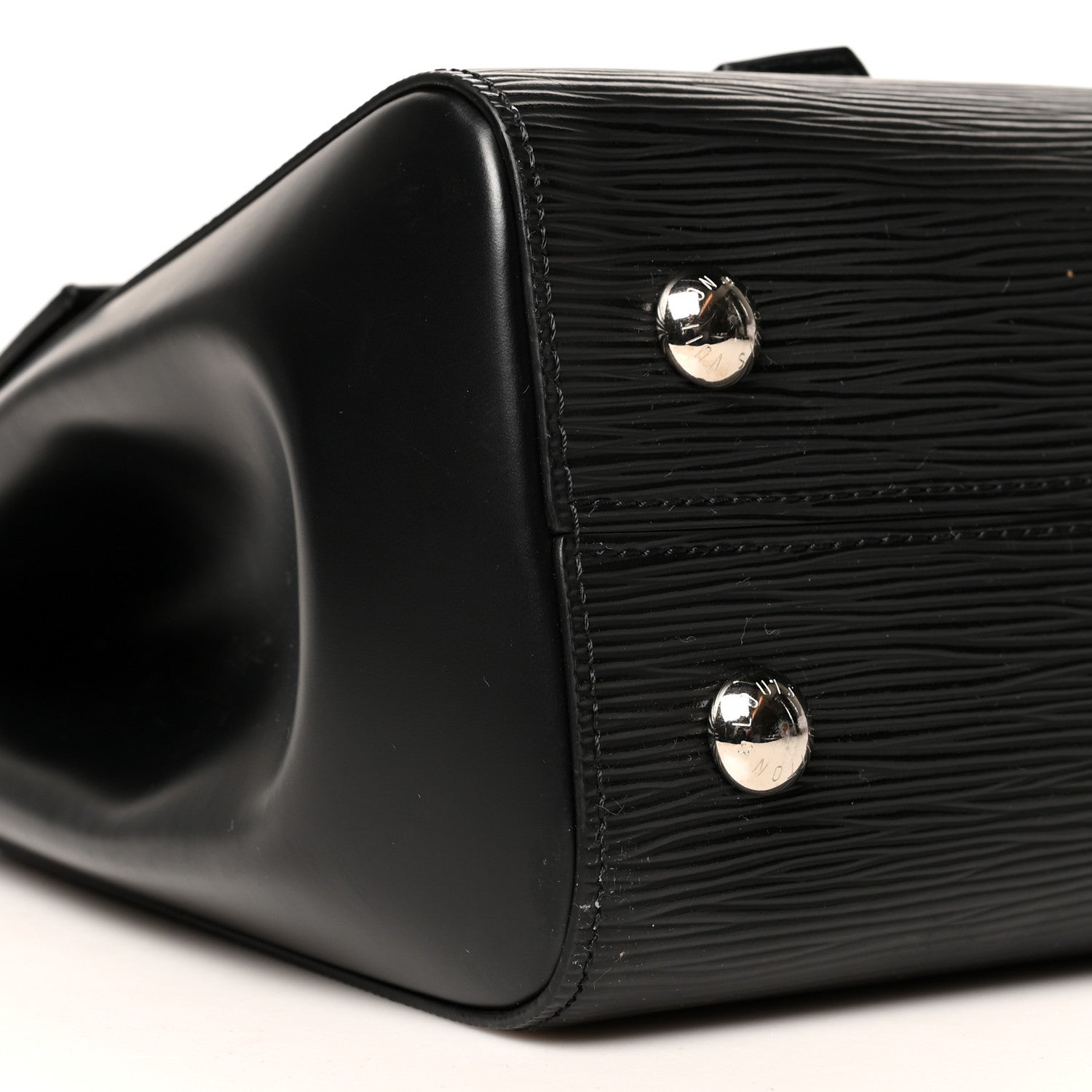 Louis Vuitton Epi Cluny MM Black 8 of 10