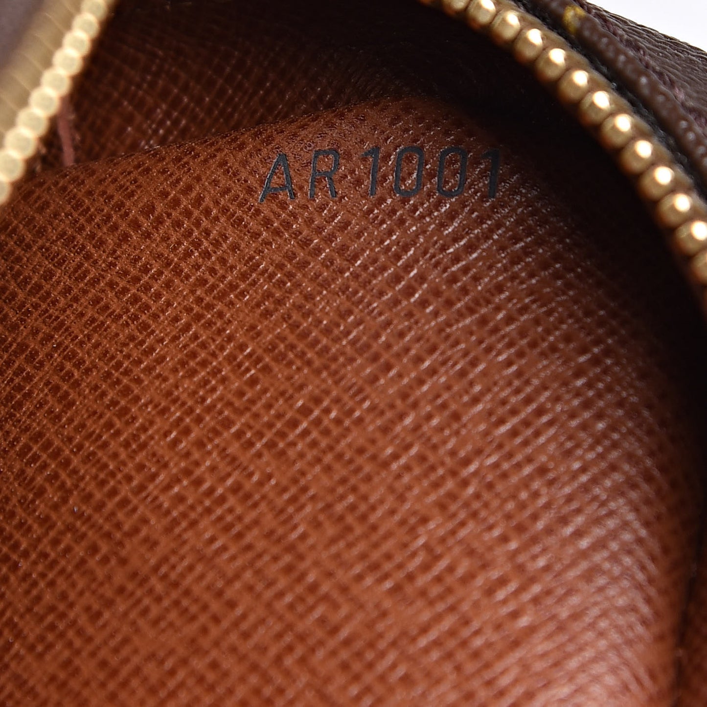 Monogram Amazone