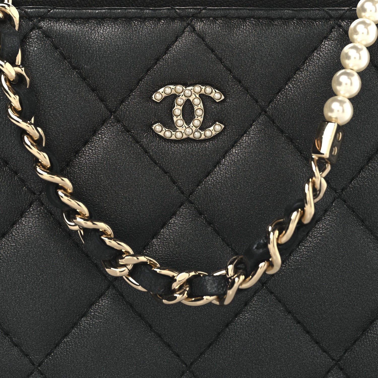 Chanel Iridescent Lambskin Quilted Pearl Clutch With Chain Black 10 of 12