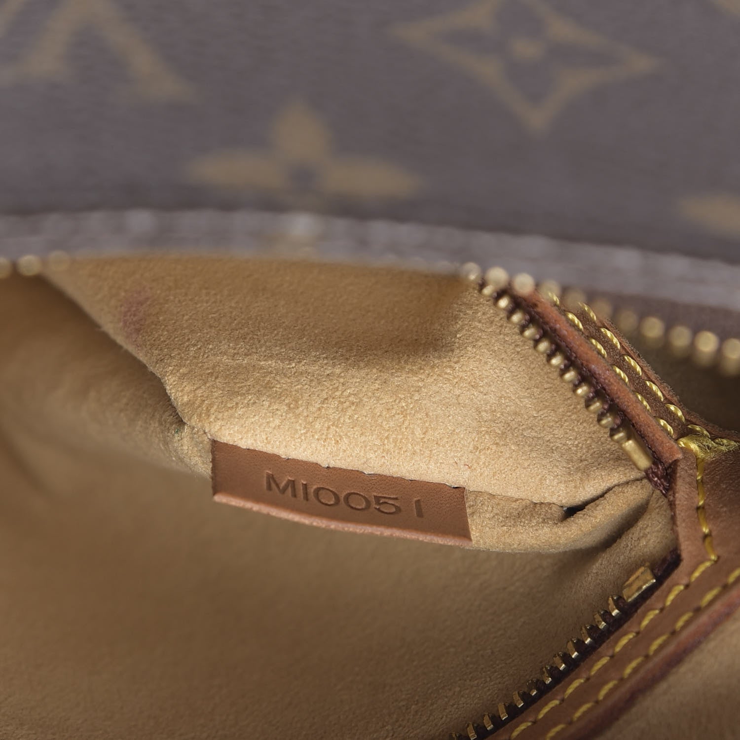 Louis Vuitton Monogram Looping MM 6 of 13