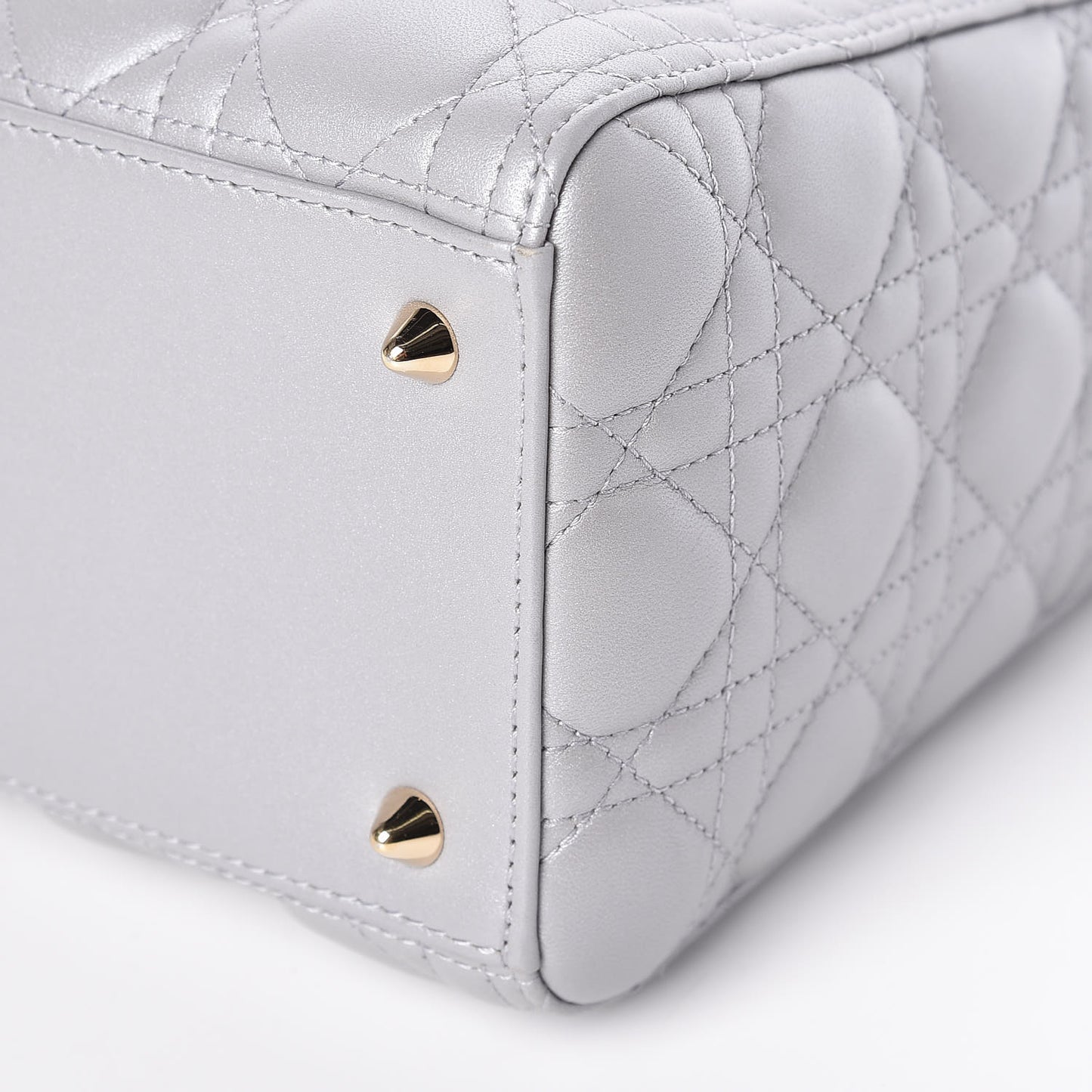 Pearly Lambskin Cannage Medium Lady Dior Grey