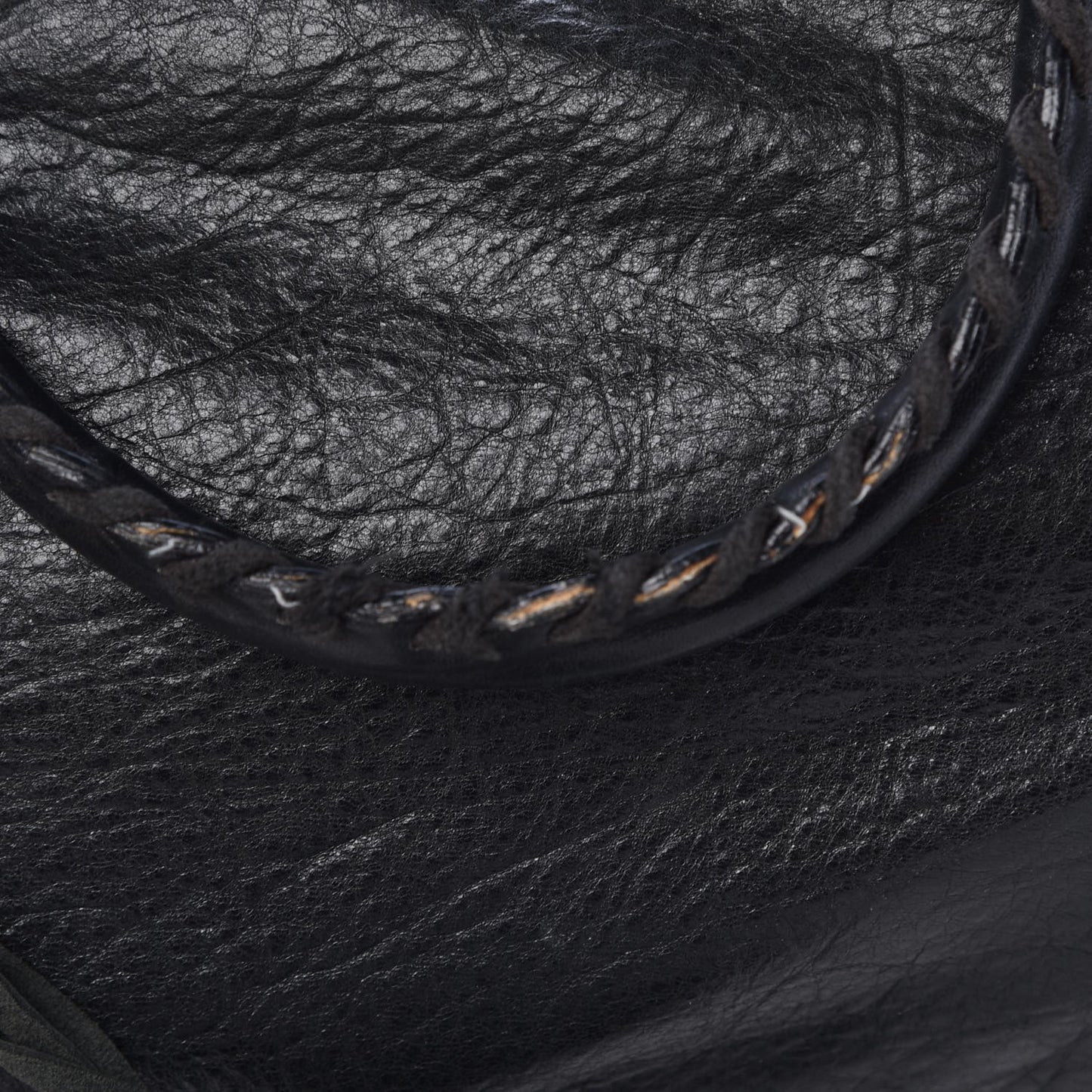 Chevre Classic Hardware City Black