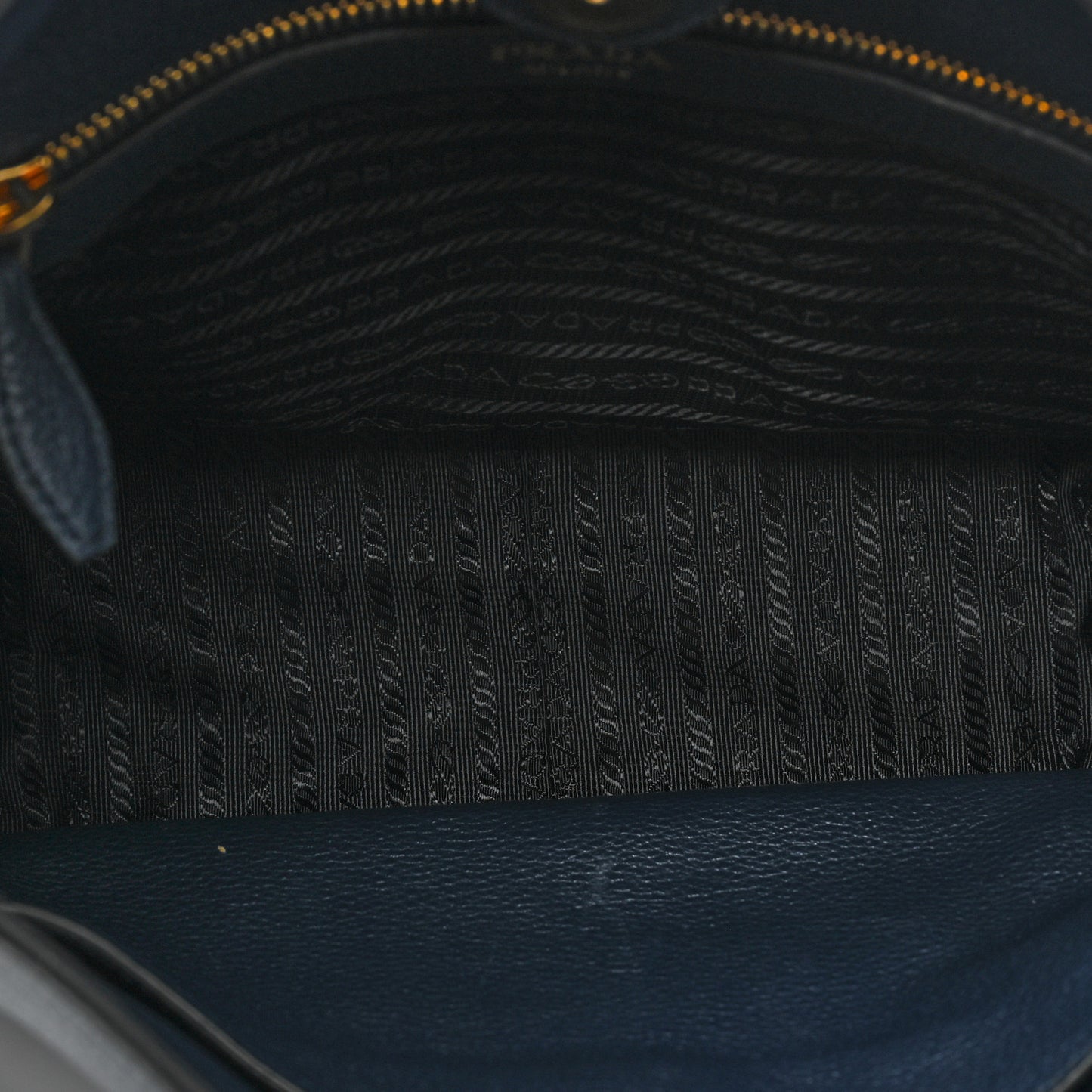 Vitello Daino Hobo Messenger Bag Baltico