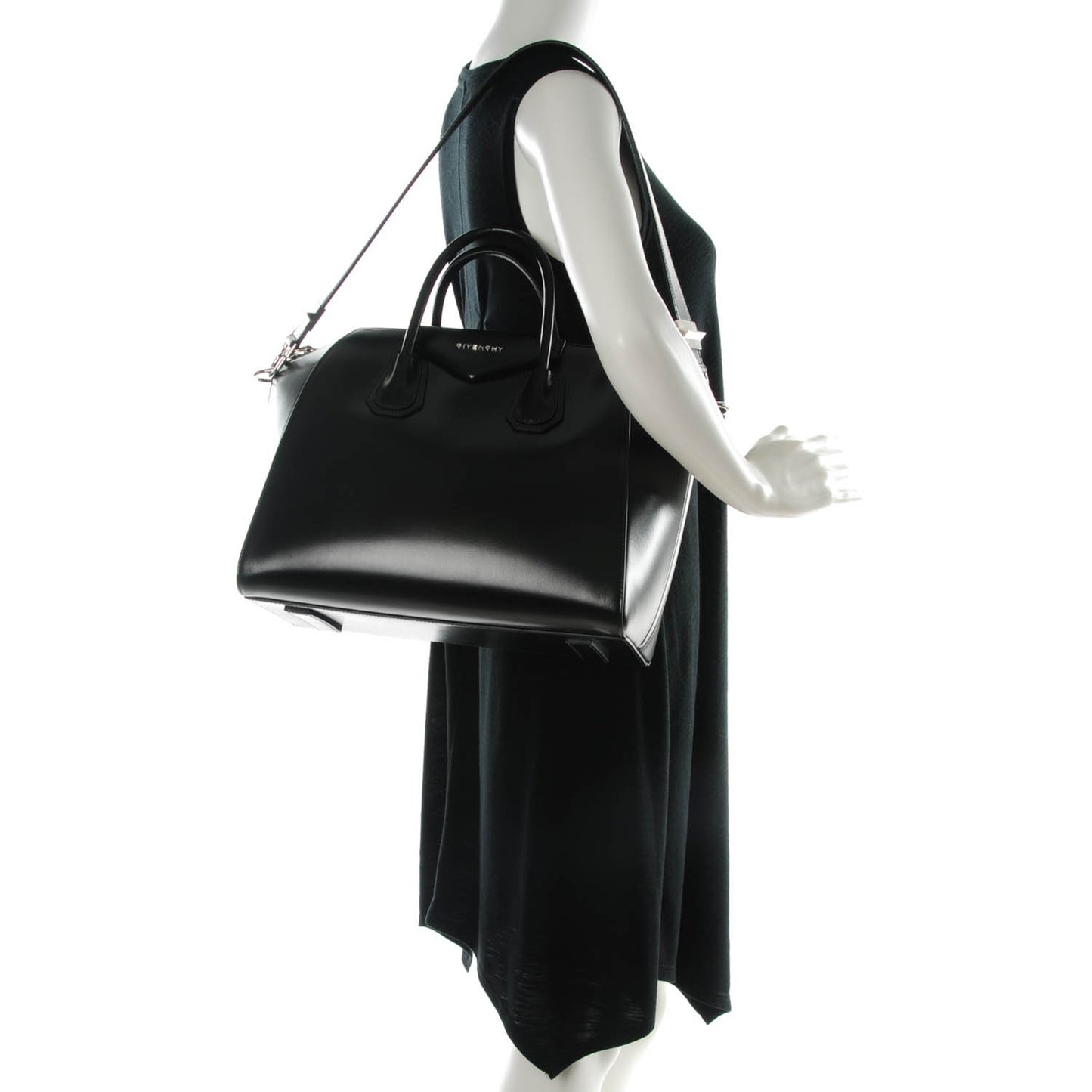 Shiny Lord Calfskin Medium Antigona Black