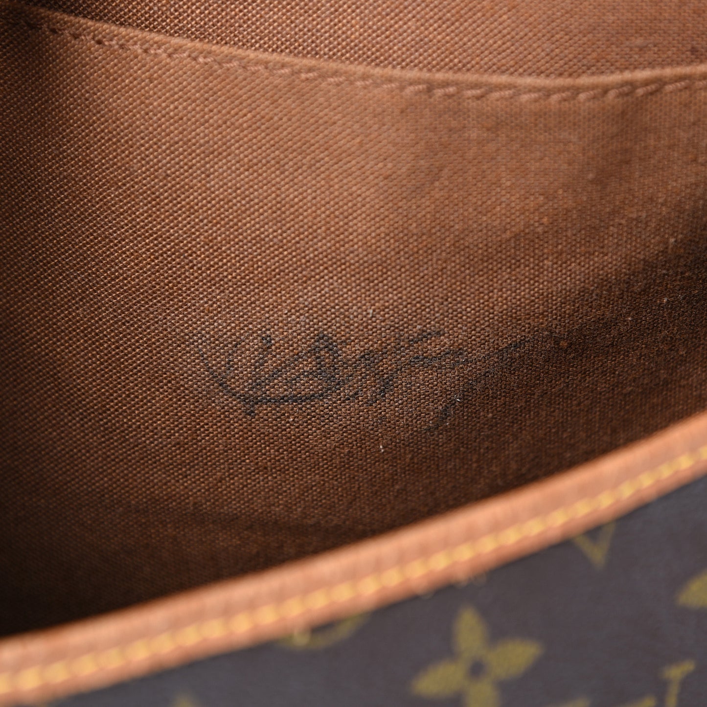 Monogram Saumur 35