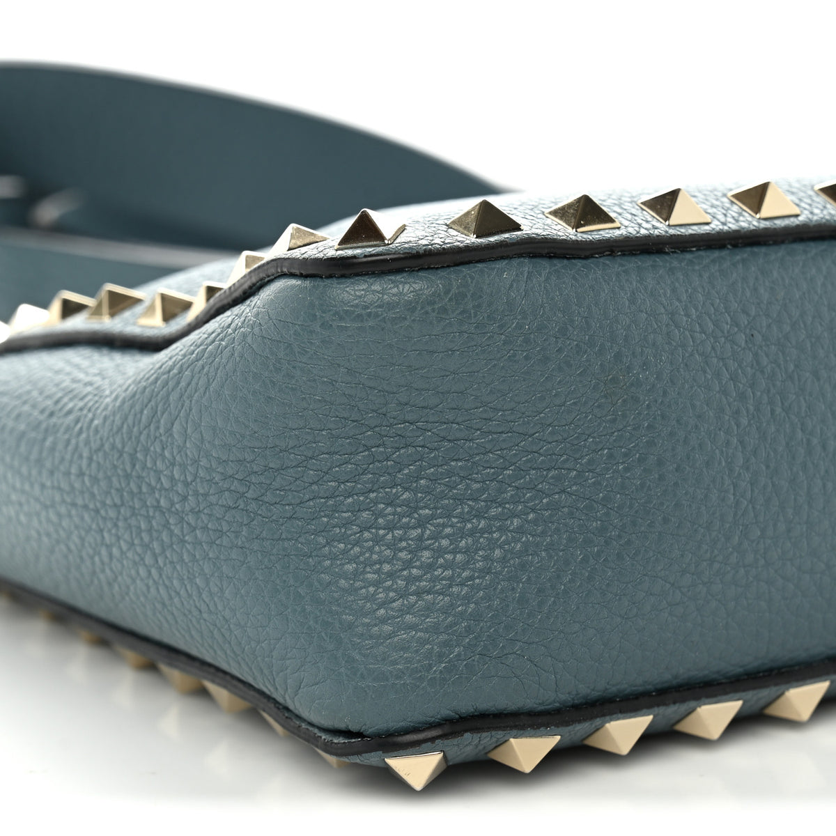 Pebbled Calfskin Mini Rockstud Flip-Lock Messenger Bag Amadeus