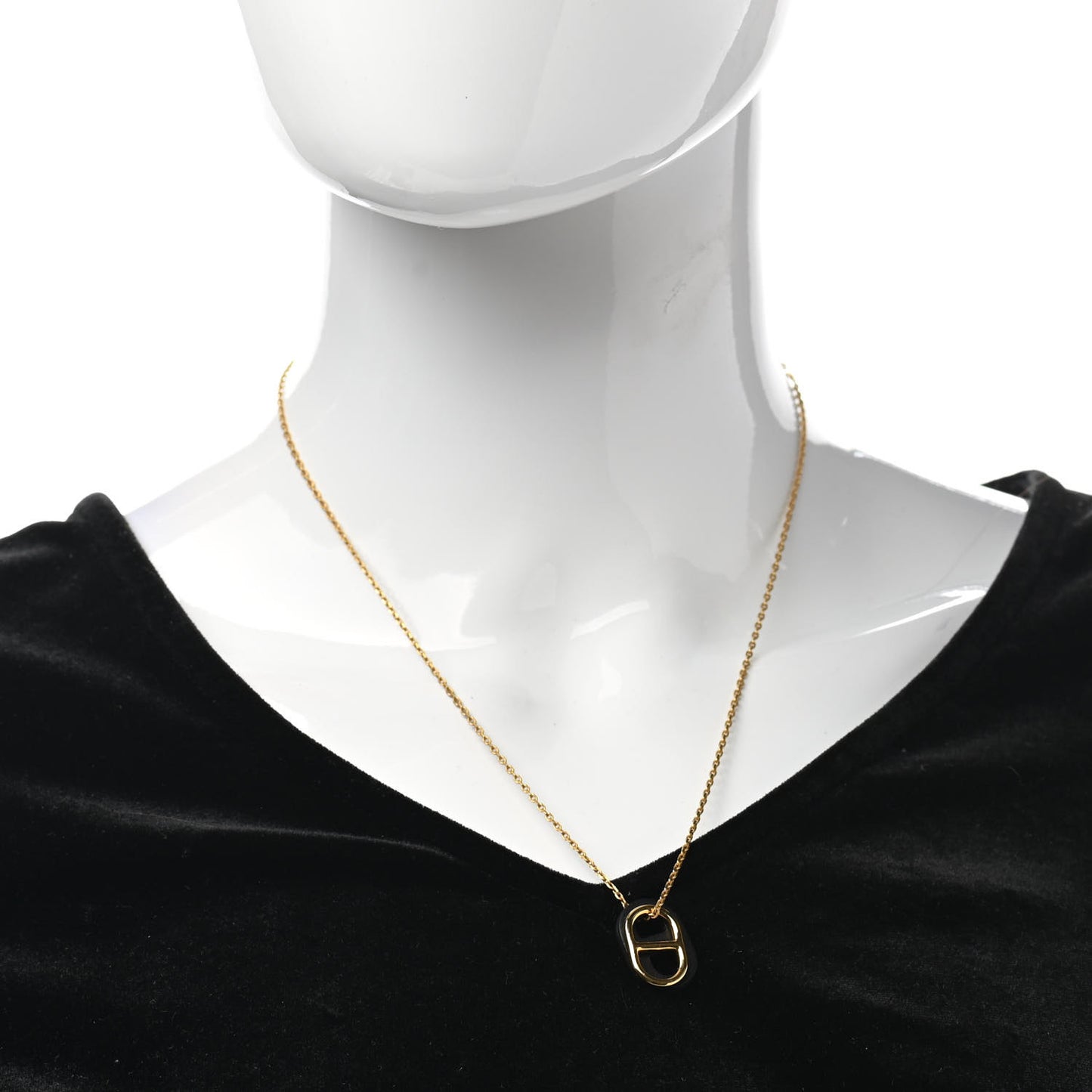 Swift O'Maillon Pendant Necklace Black