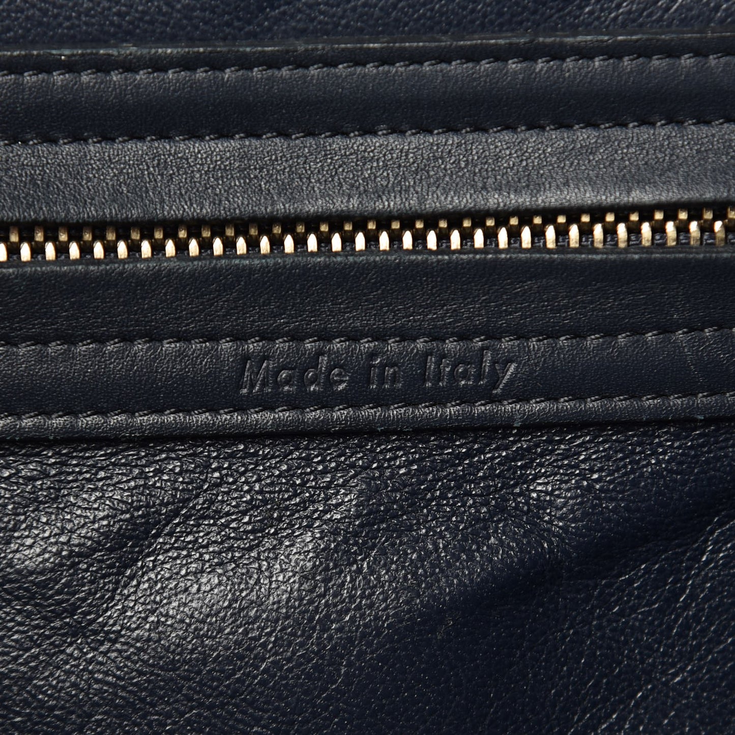 Crocodile Embossed Nubuck Medium Phantom Luggage Navy