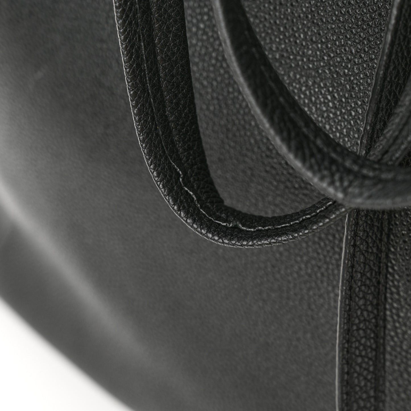 Soft Grained Calfskin Medium Belt Cabas Phantom Black
